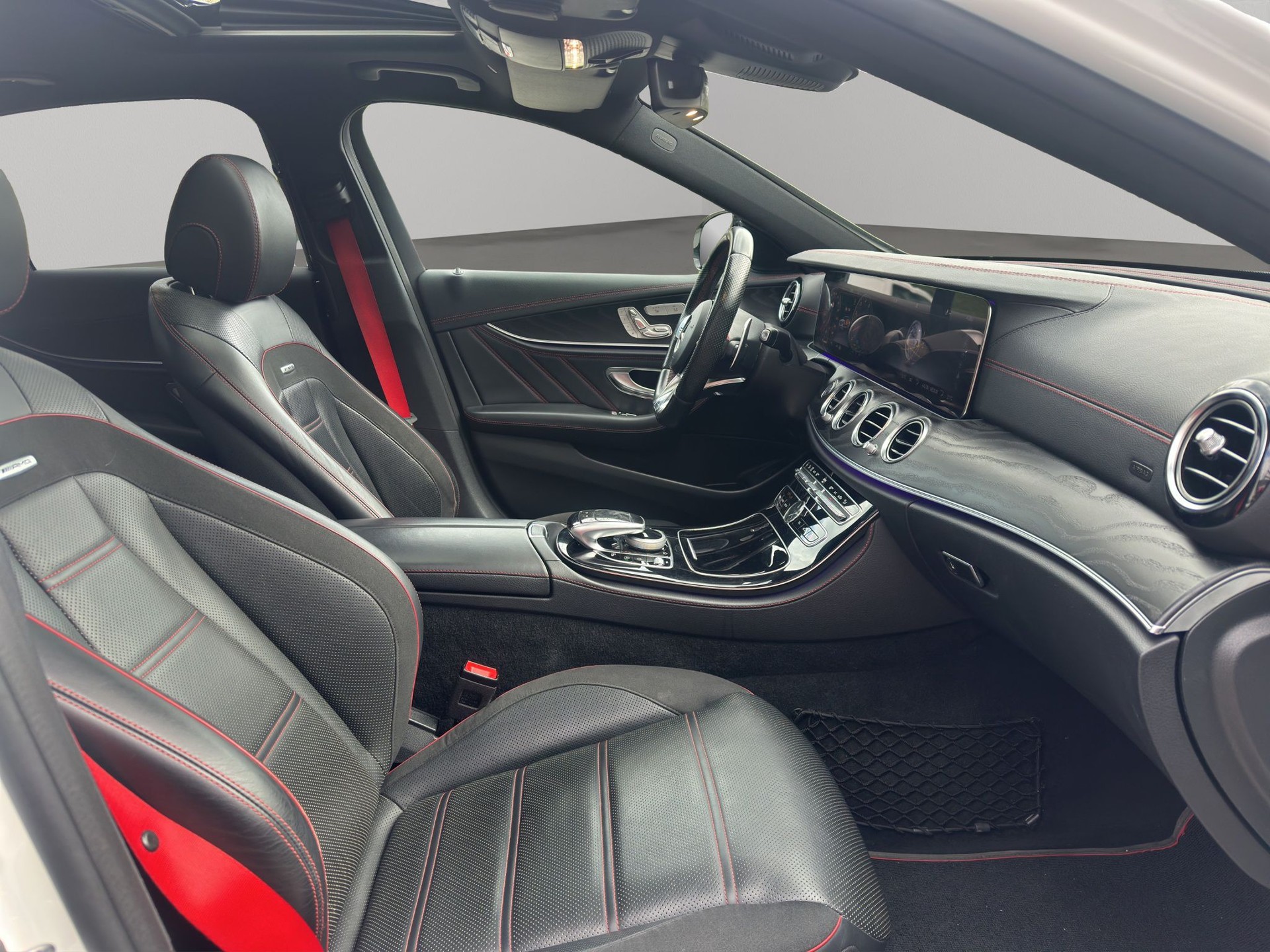 MERCEDES-BENZ E 53 AMG 4Matic+ Speedshift MCT-image-11