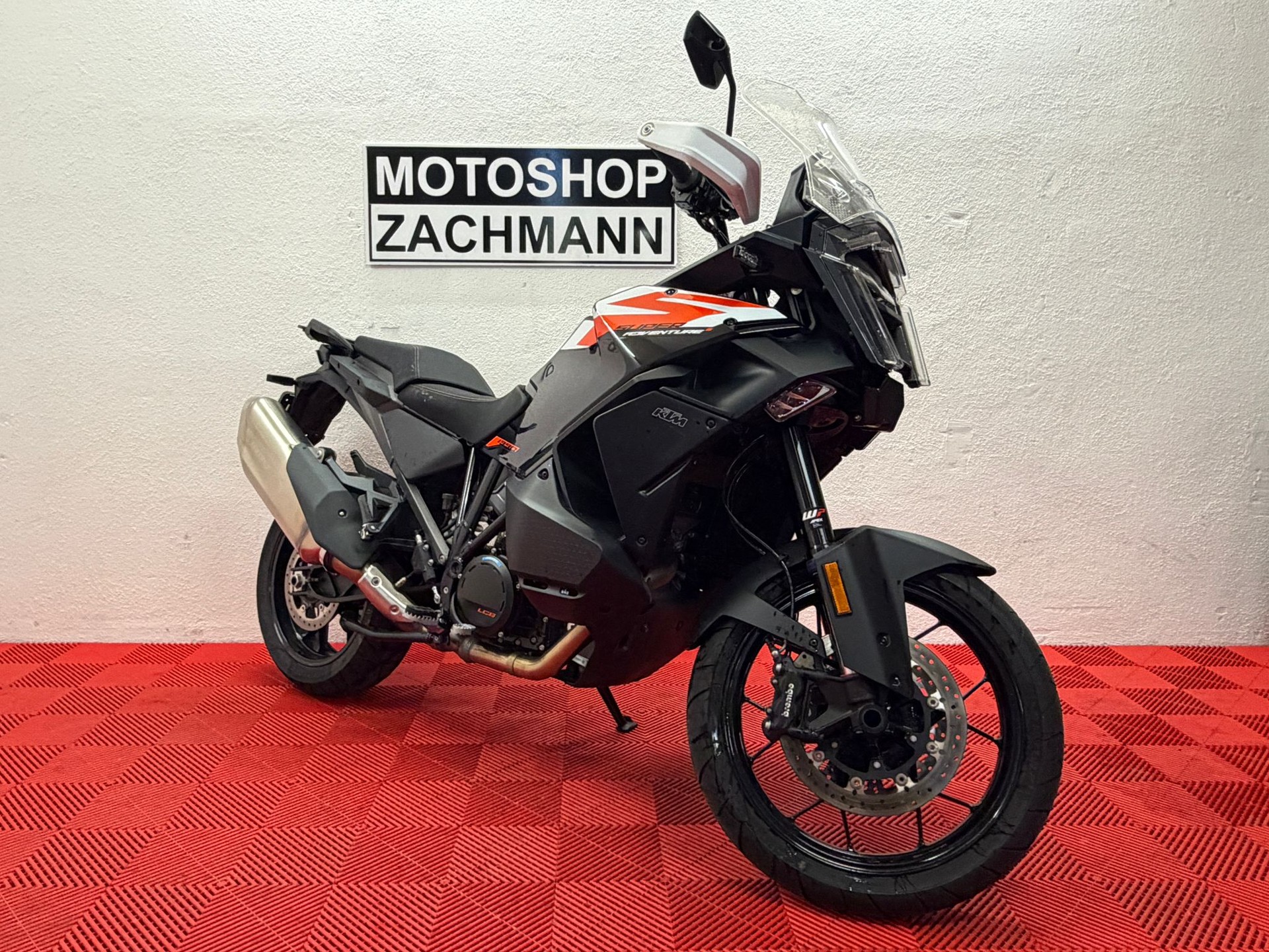 KTM 1390 Super Adventure S EVO-image-1