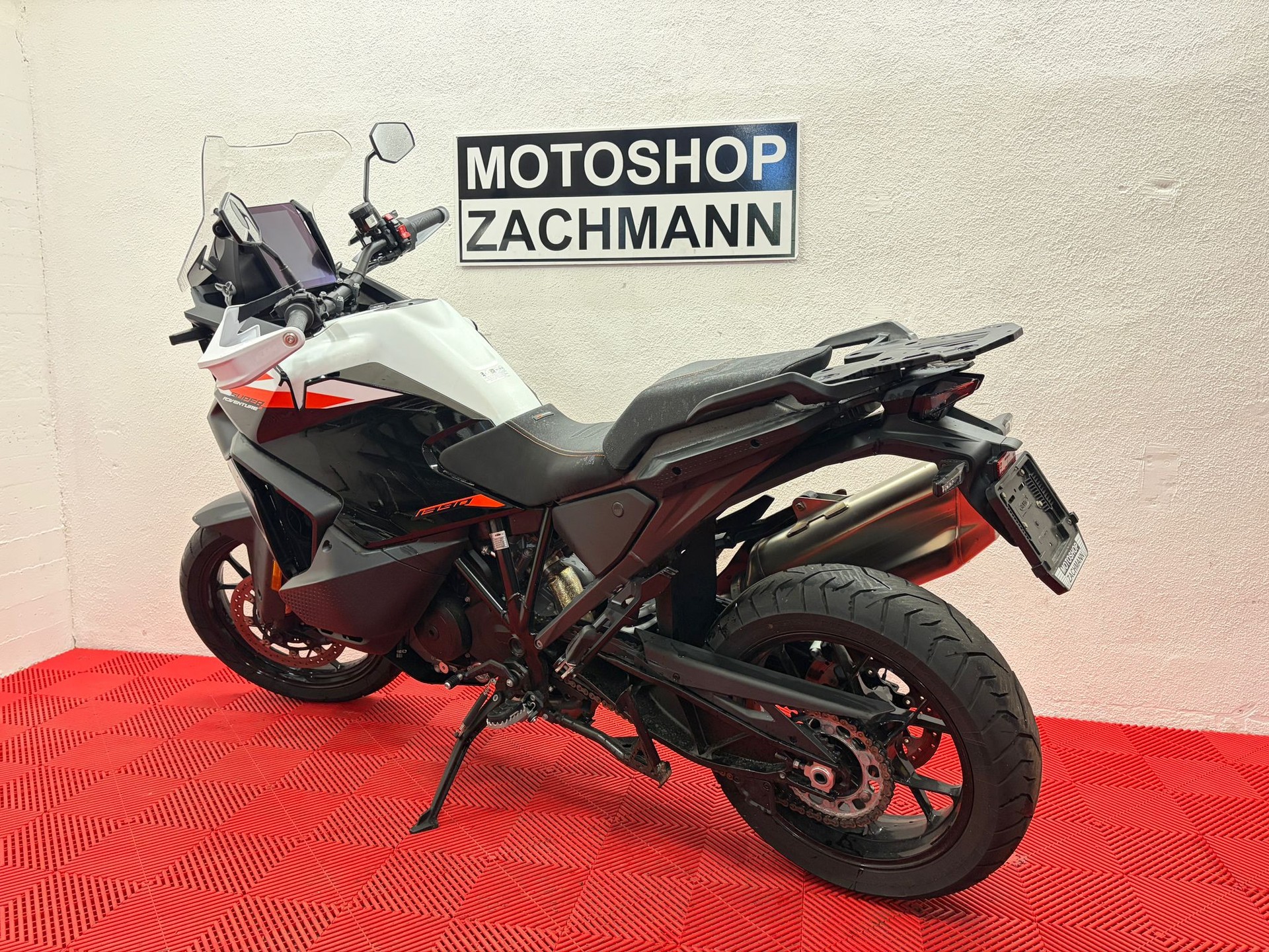 KTM 1390 Super Adventure S EVO-image-3