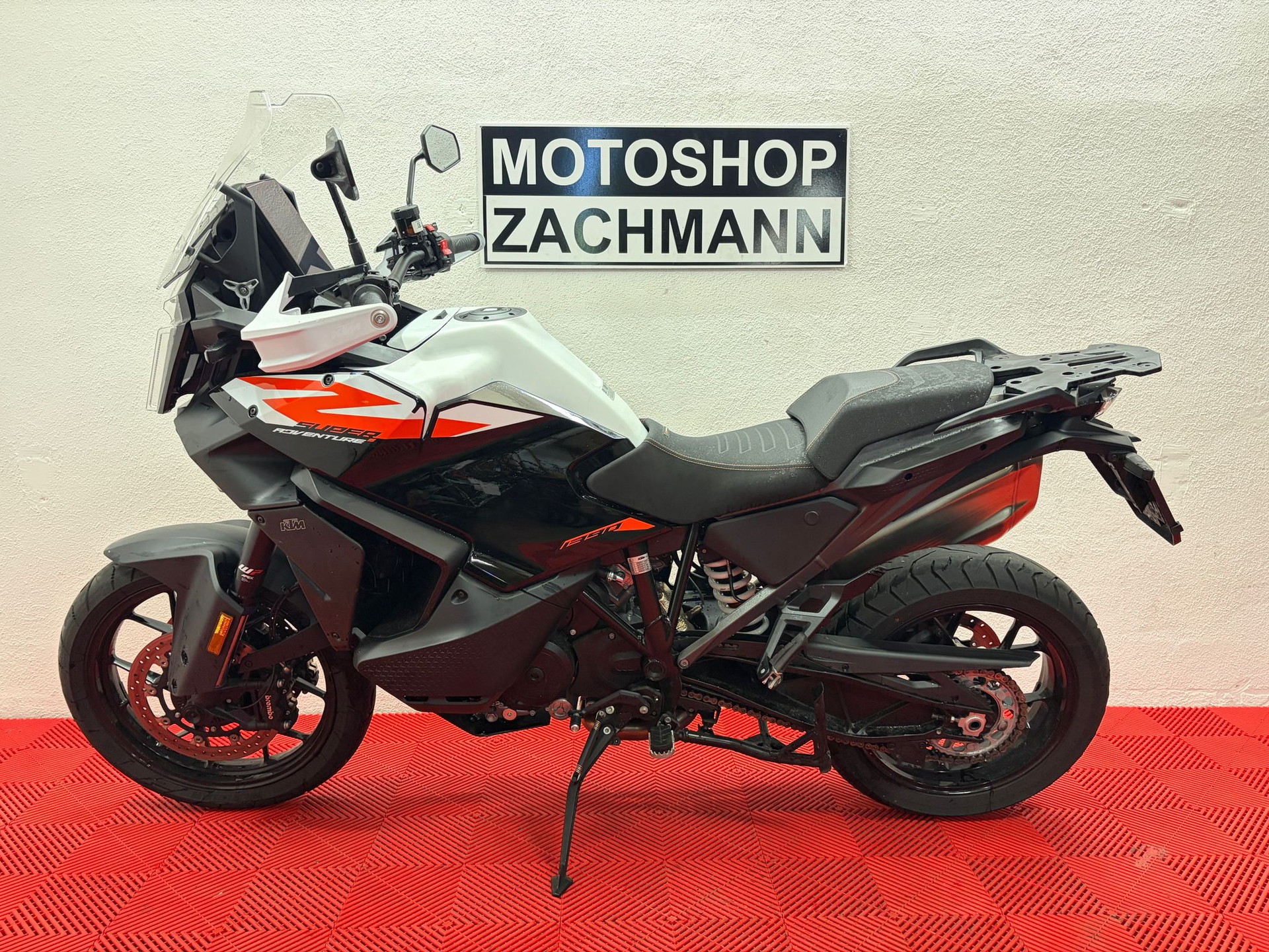 KTM 1390 Super Adventure S EVO-image-2