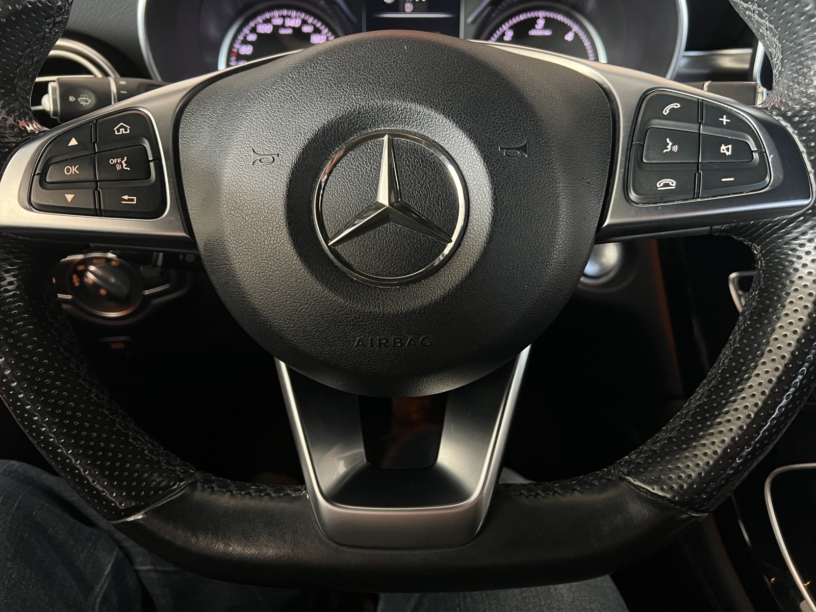MERCEDES-BENZ GLC 250 d AMG Line 4Matic 9G-Tronic-image-19