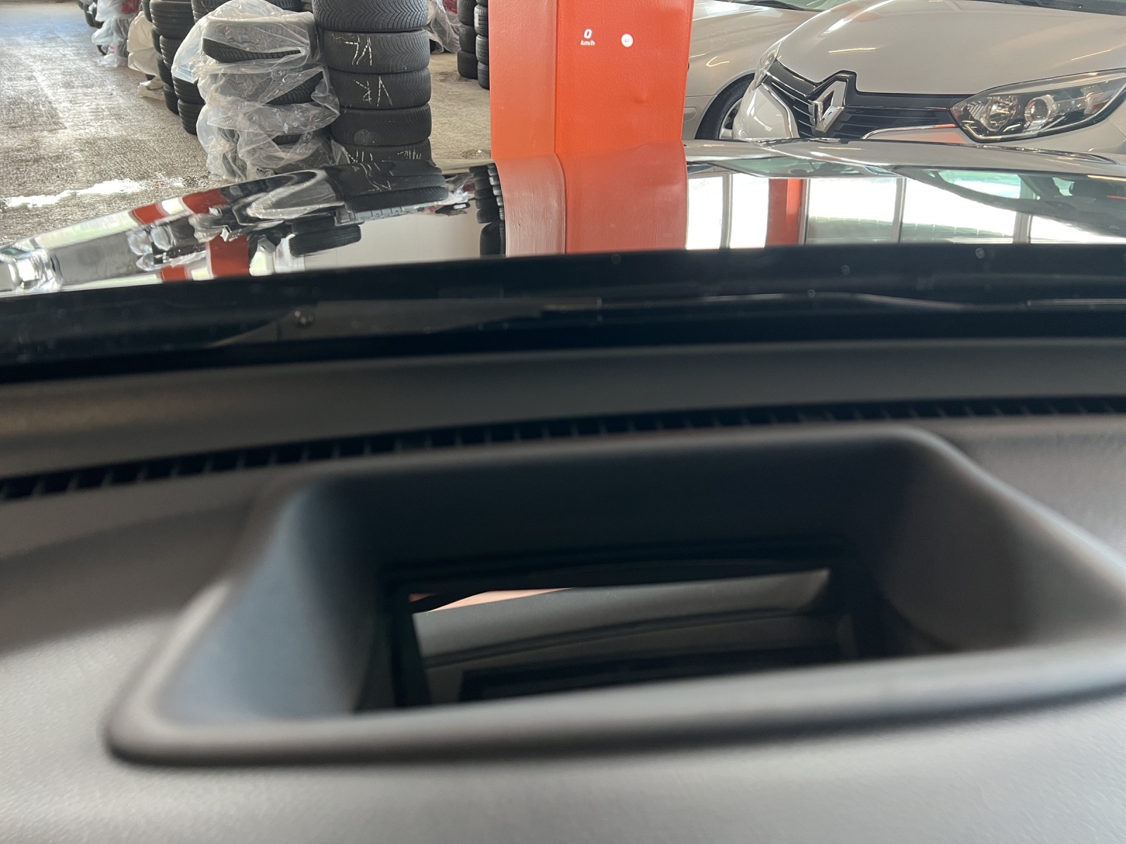 MERCEDES-BENZ GLC 250 d AMG Line 4Matic 9G-Tronic-image-20