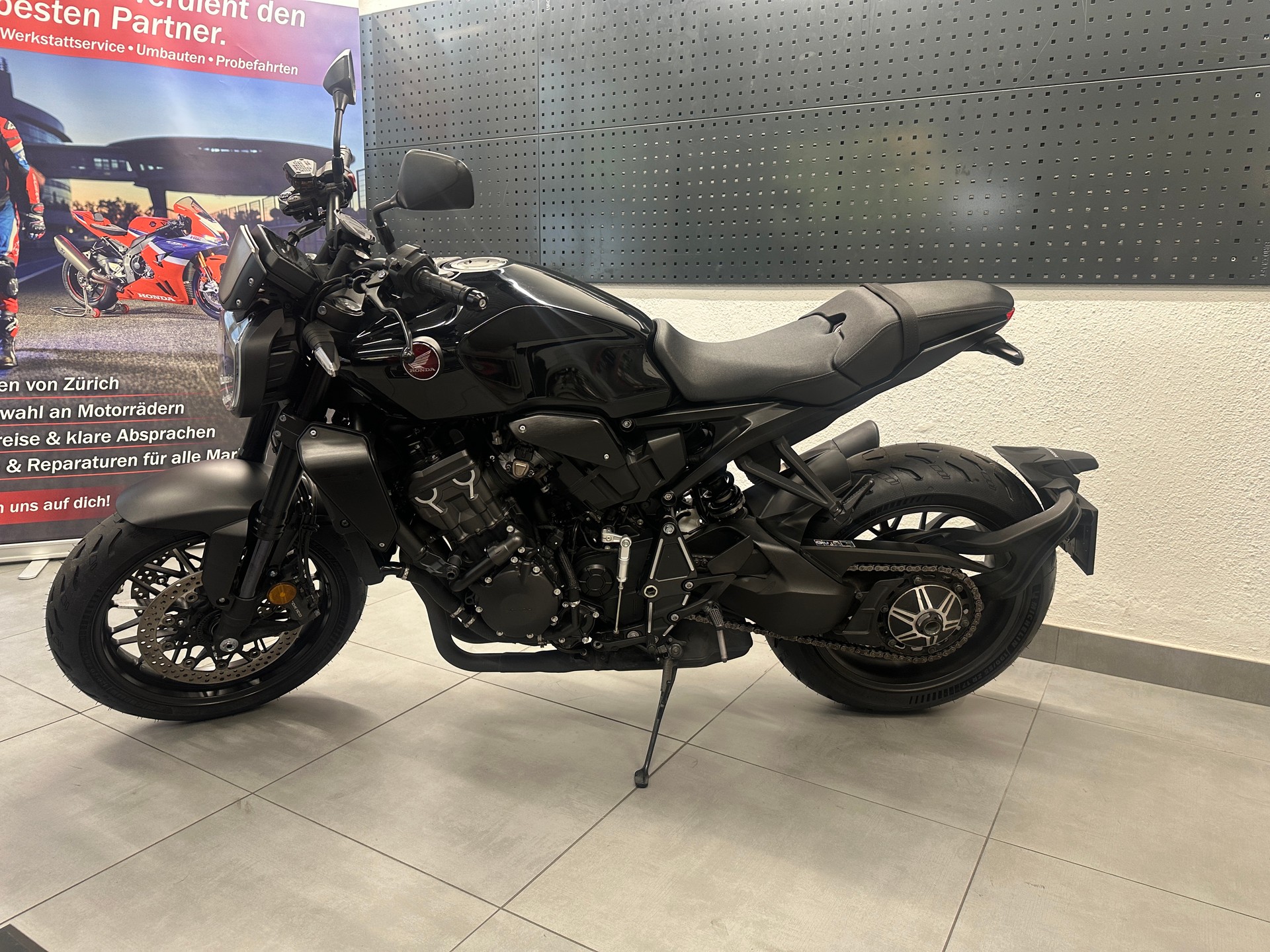 HONDA CB 1000 R Black Edition | Occasion | 10’900 km | ABS | Top Zustand-image-4