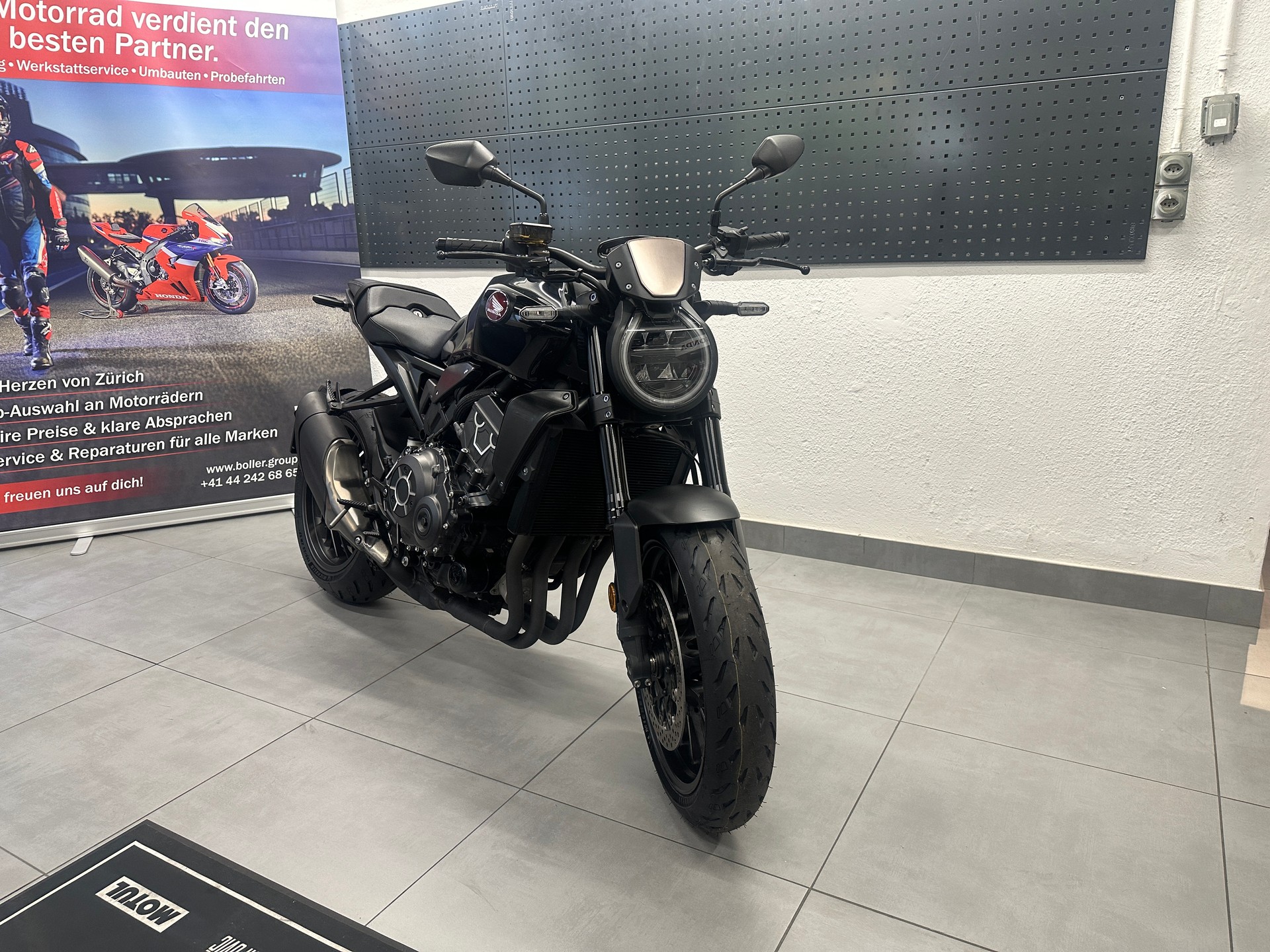 HONDA CB 1000 R Black Edition | Occasion | 10’900 km | ABS | Top Zustand-image-1