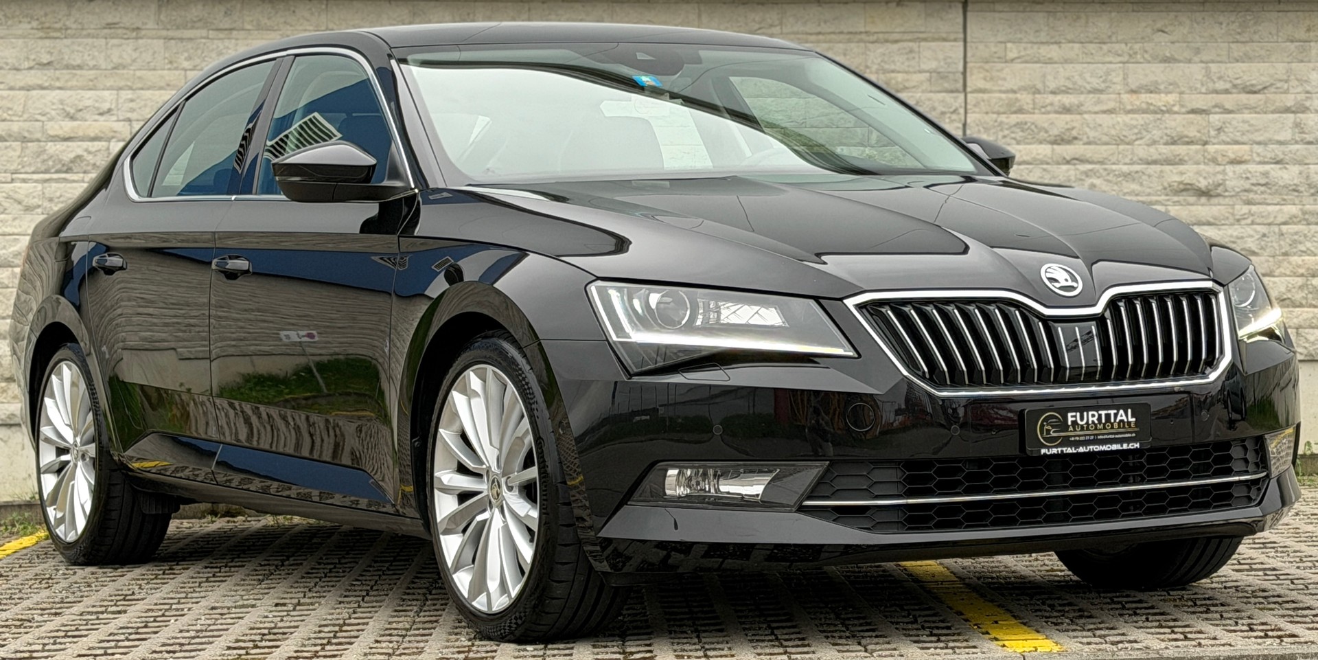 SKODA Superb 2.0 TDi Style DSG-showroom-element-2