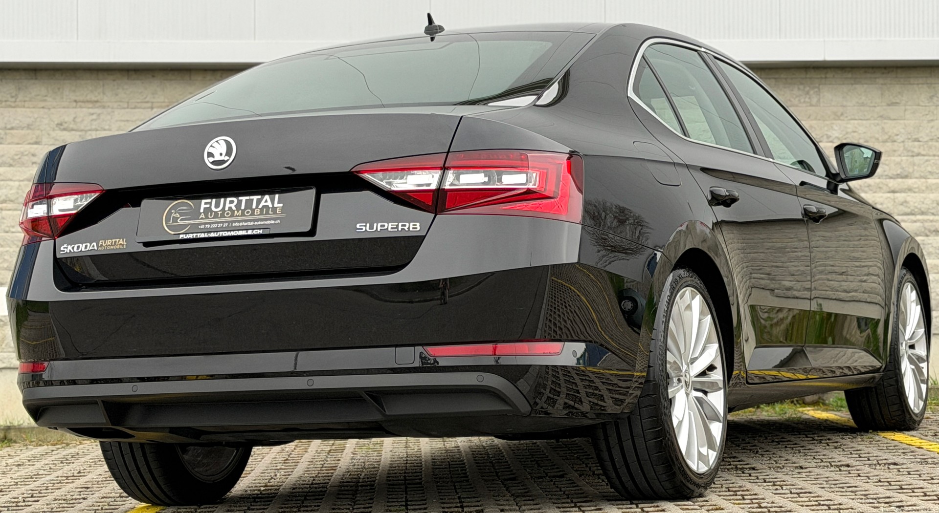 SKODA Superb 2.0 TDi Style DSG-image-10