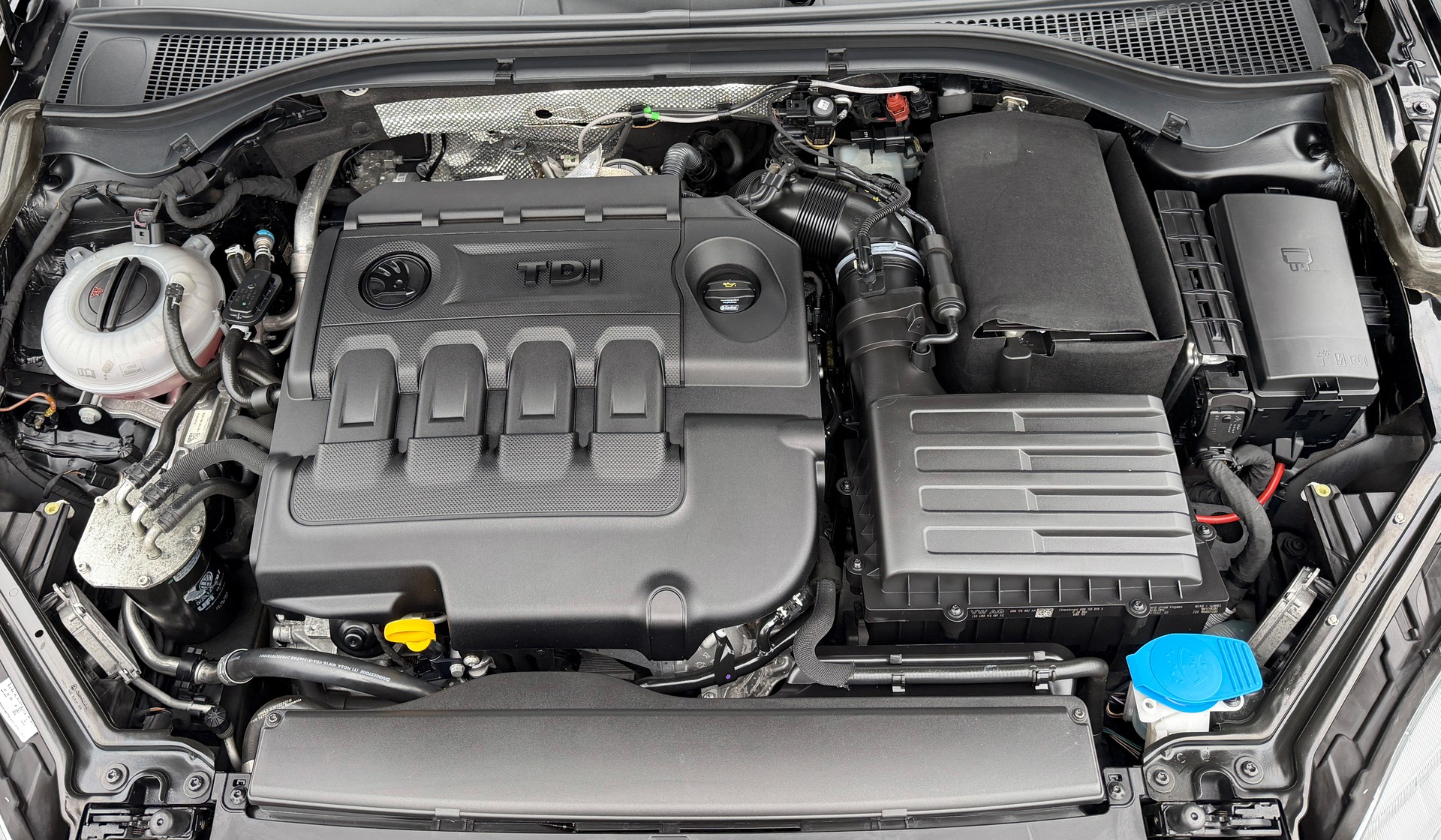 SKODA Superb 2.0 TDi Style DSG-image-12