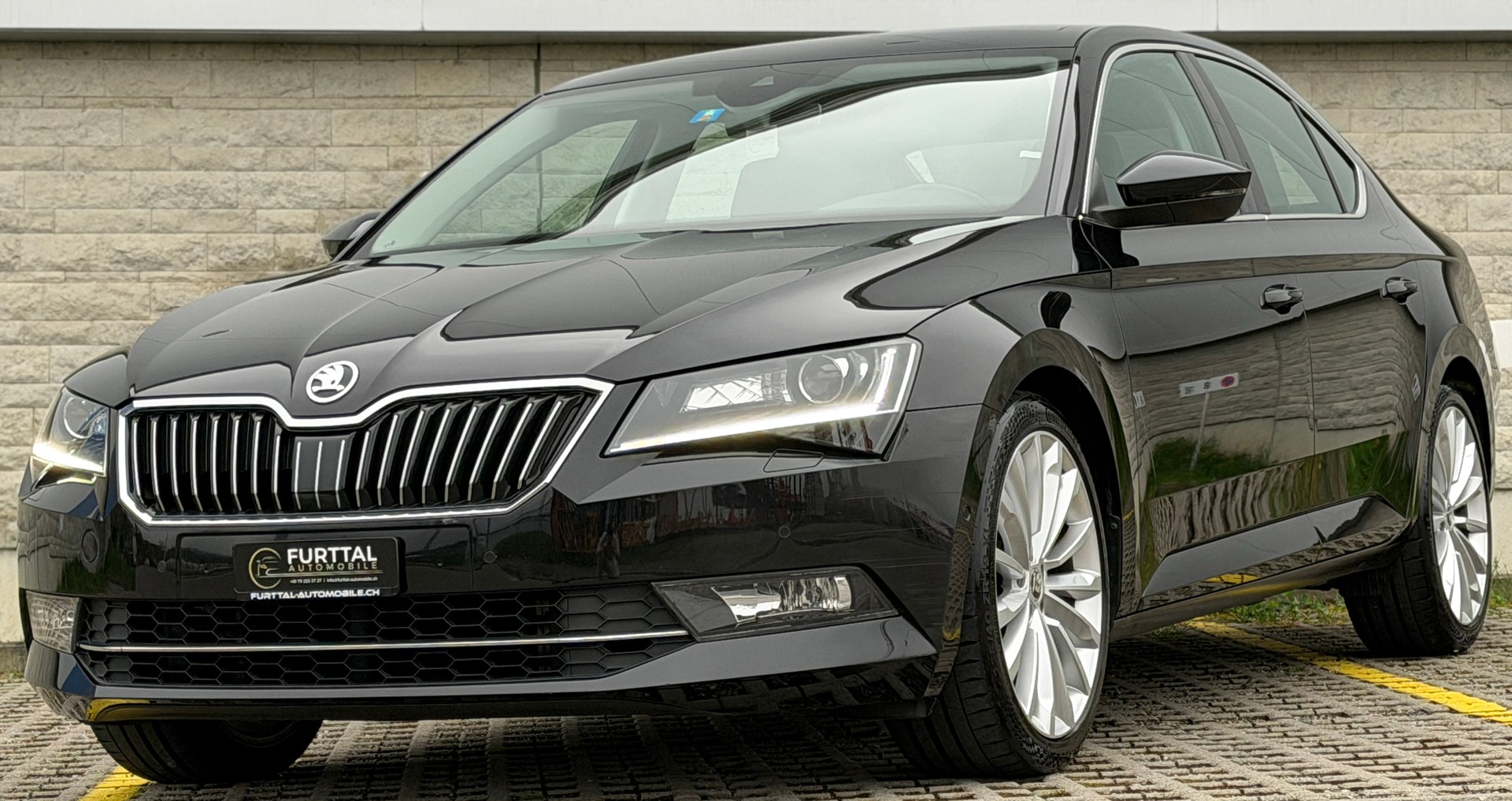 SKODA Superb 2.0 TDi Style DSG-image-5