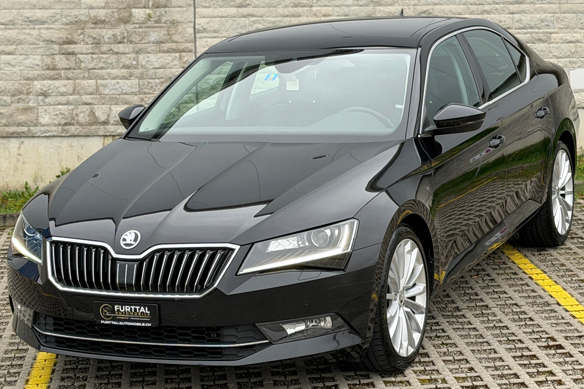 SKODA Superb 2.0 TDi Style DSG-image-6