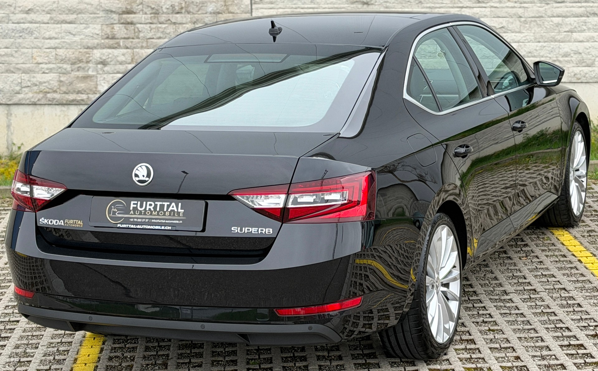 SKODA Superb 2.0 TDi Style DSG-image-11