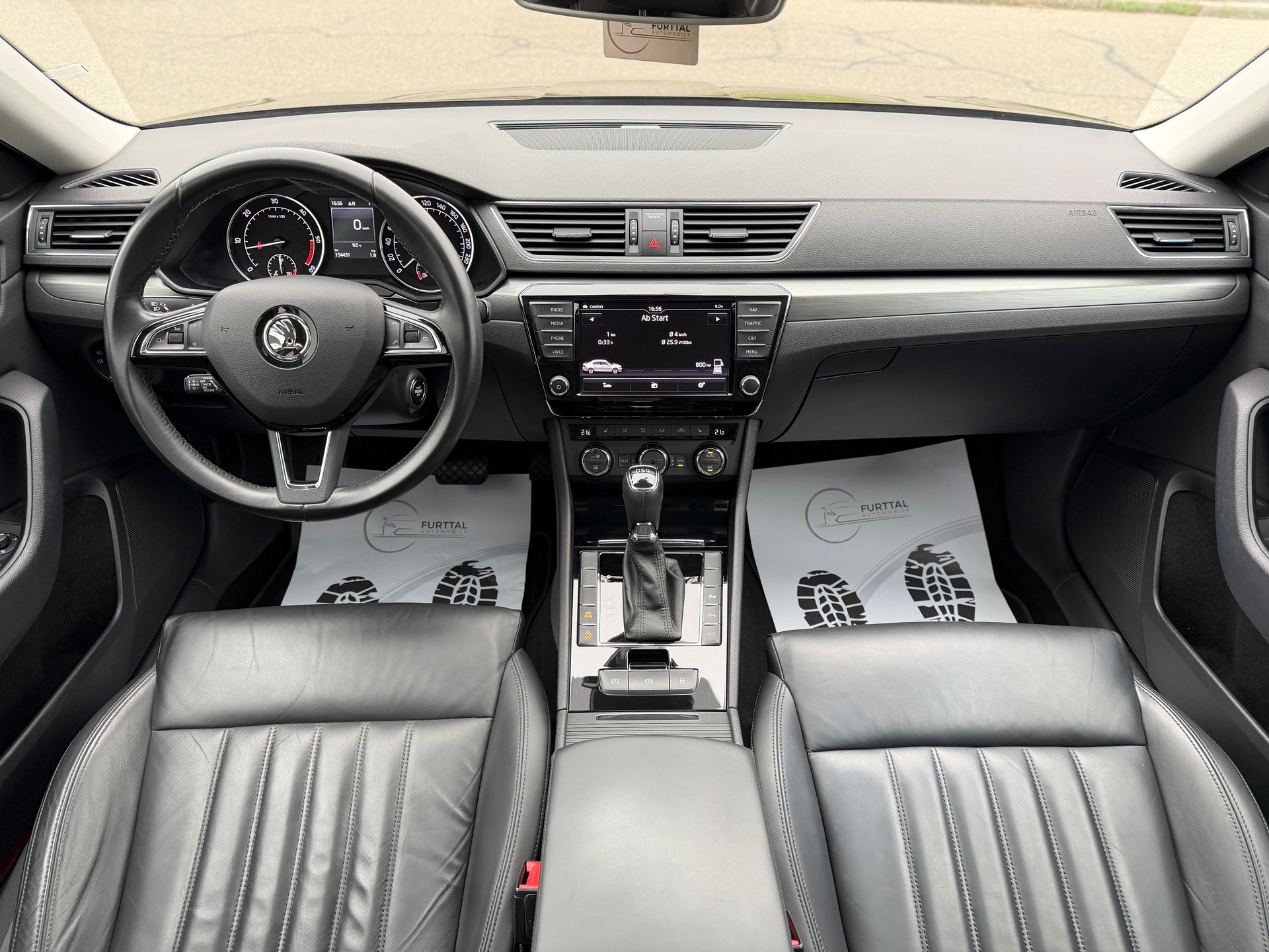 SKODA Superb 2.0 TDi Style DSG-image-14