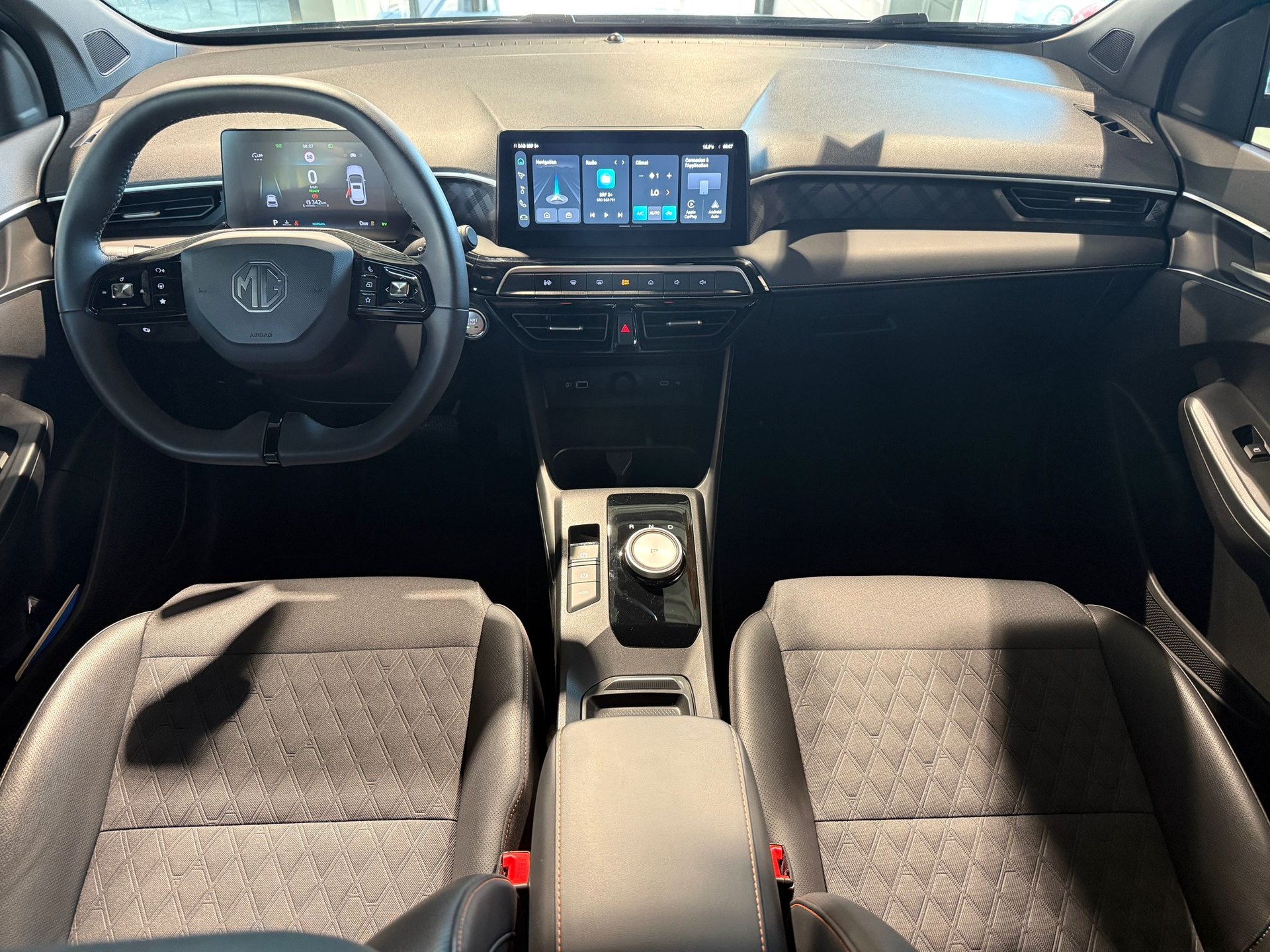 MG 3 1.5 Hybrid Luxury Aut.-image-8