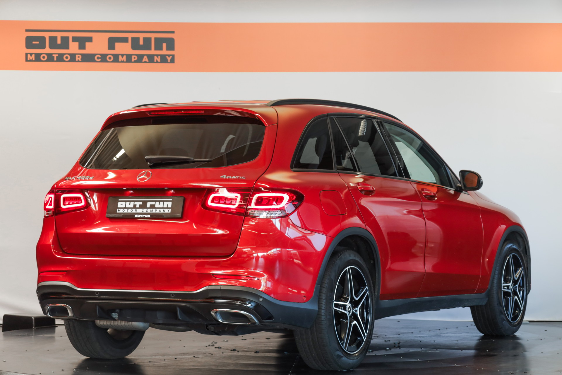MERCEDES-BENZ GLC 400 d 4Matic AMG Line 9G-Tronic-showroom-element-3
