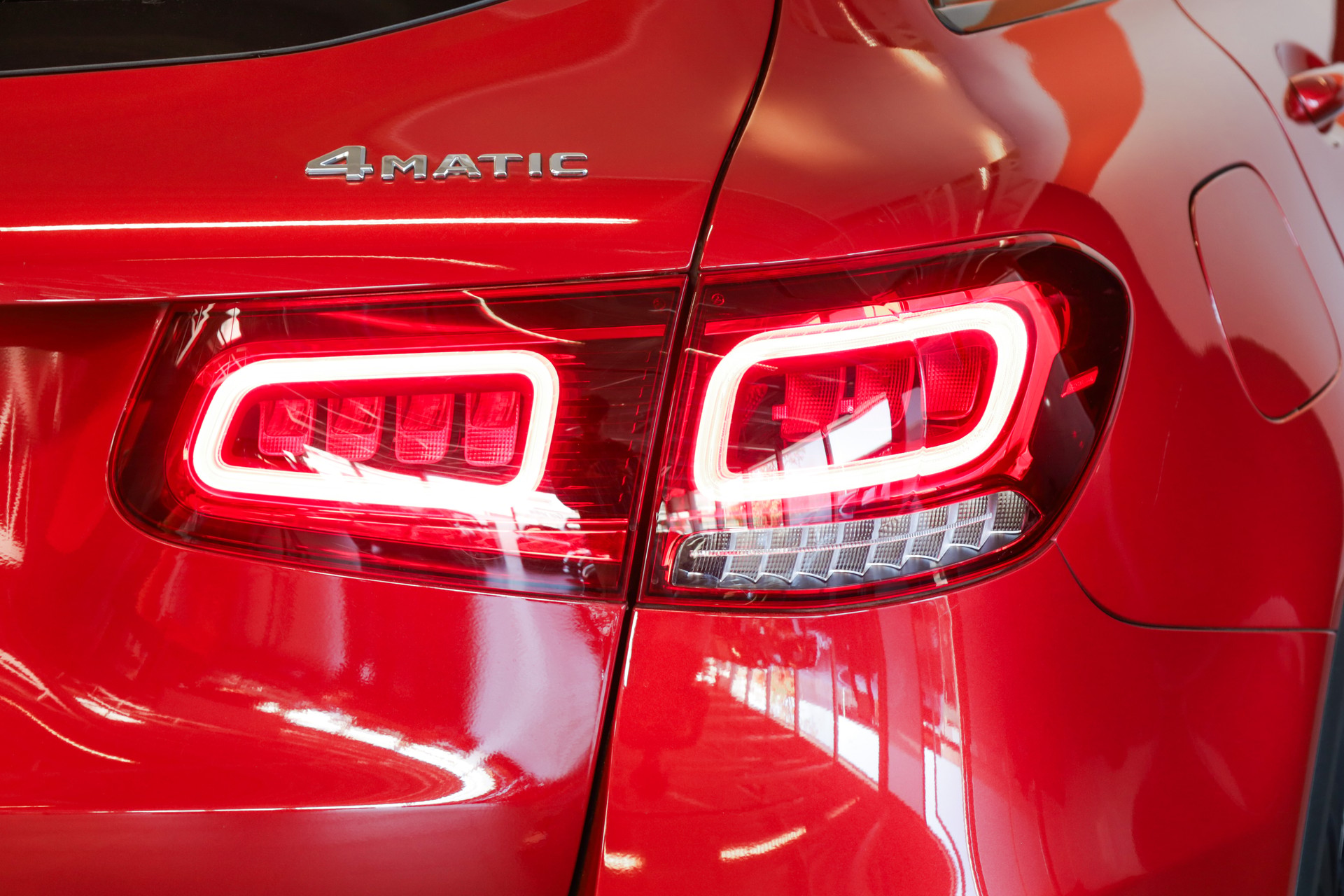 MERCEDES-BENZ GLC 400 d 4Matic AMG Line 9G-Tronic-image-6