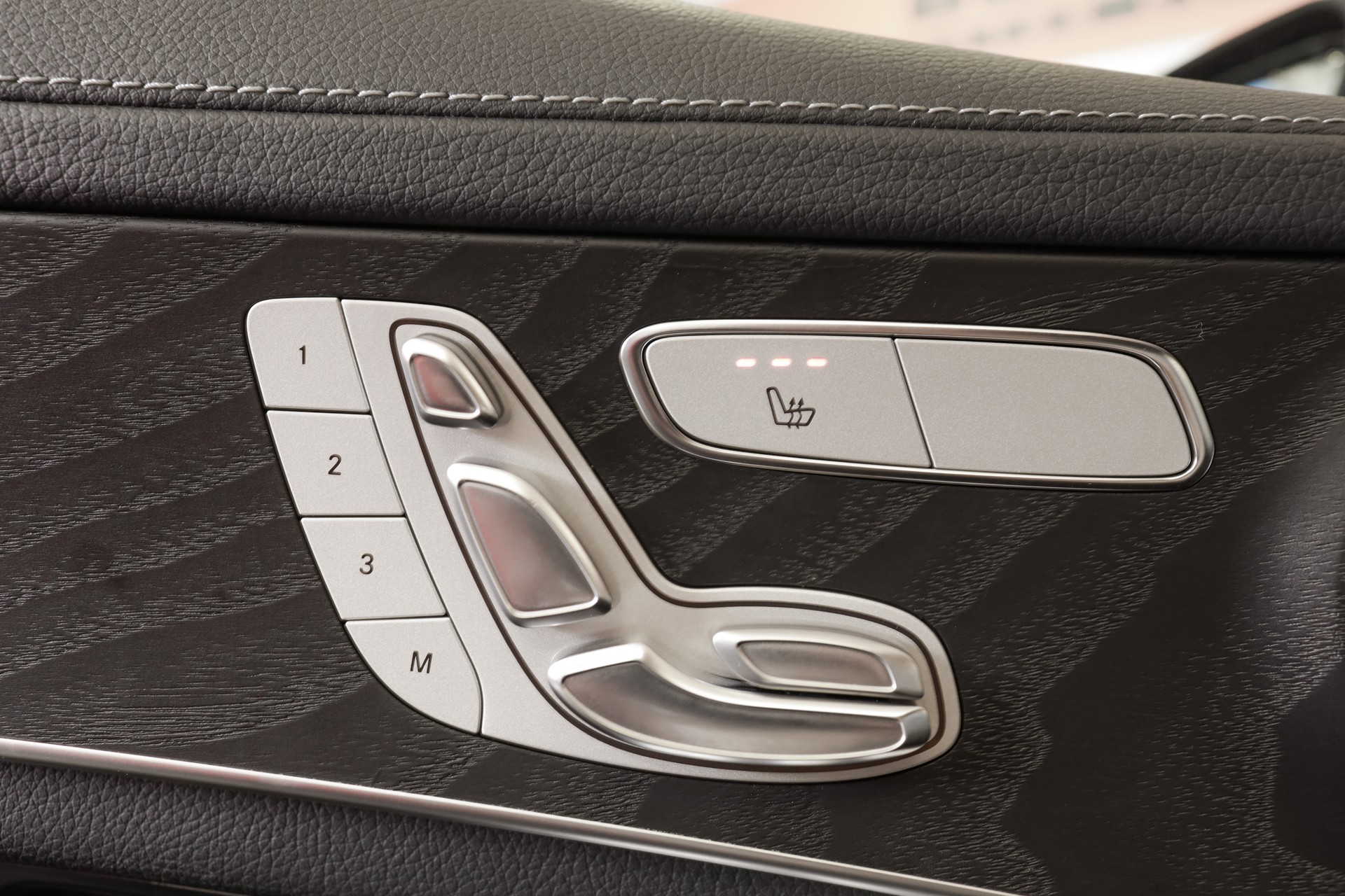 MERCEDES-BENZ GLC 400 d 4Matic AMG Line 9G-Tronic-image-13