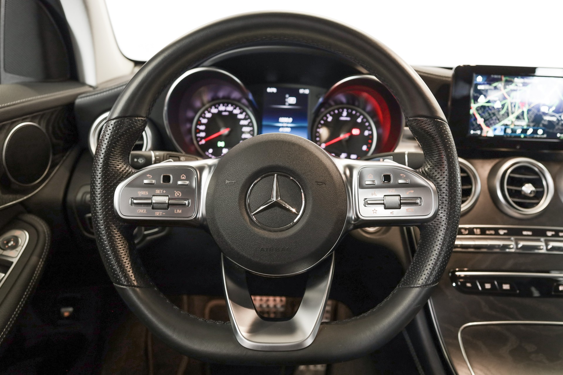 MERCEDES-BENZ GLC 400 d 4Matic AMG Line 9G-Tronic-image-11