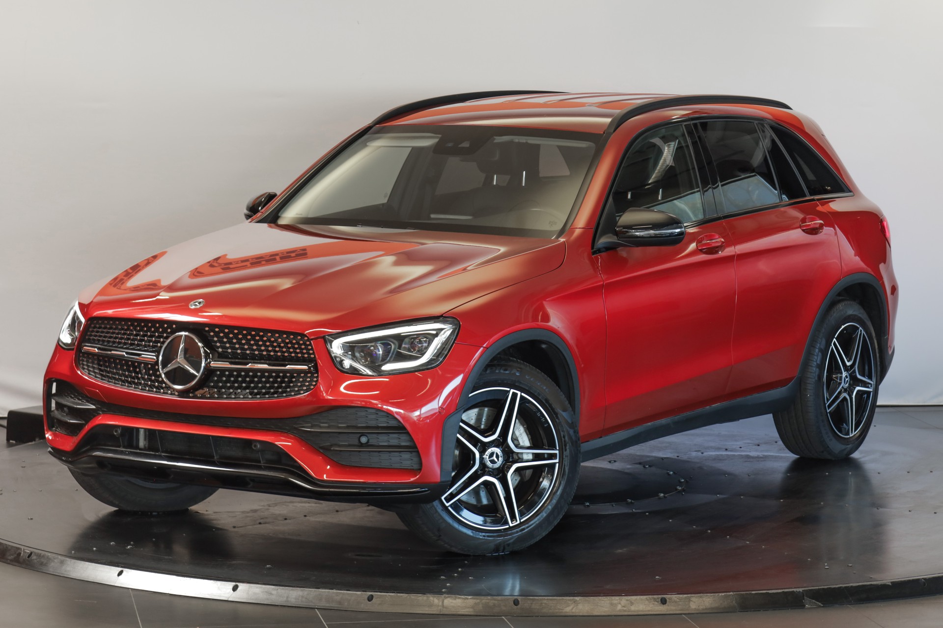 MERCEDES-BENZ GLC 400 d 4Matic AMG Line 9G-Tronic-image-5