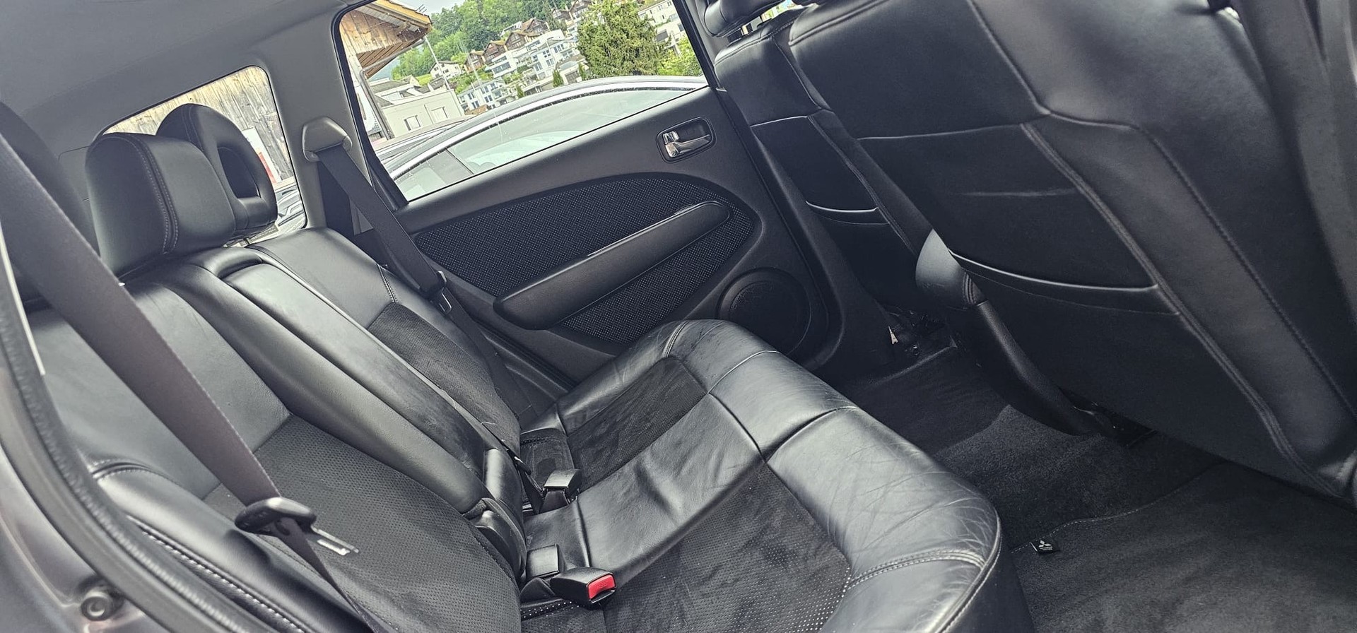 MITSUBISHI Outlander 2.0 16V Turbo-image-10
