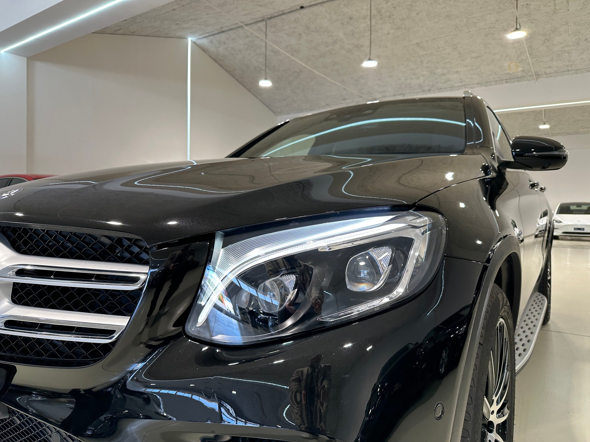 MERCEDES-BENZ GLC 350 e AMG Line 4Matic 7G-Tronic-showroom-element-3