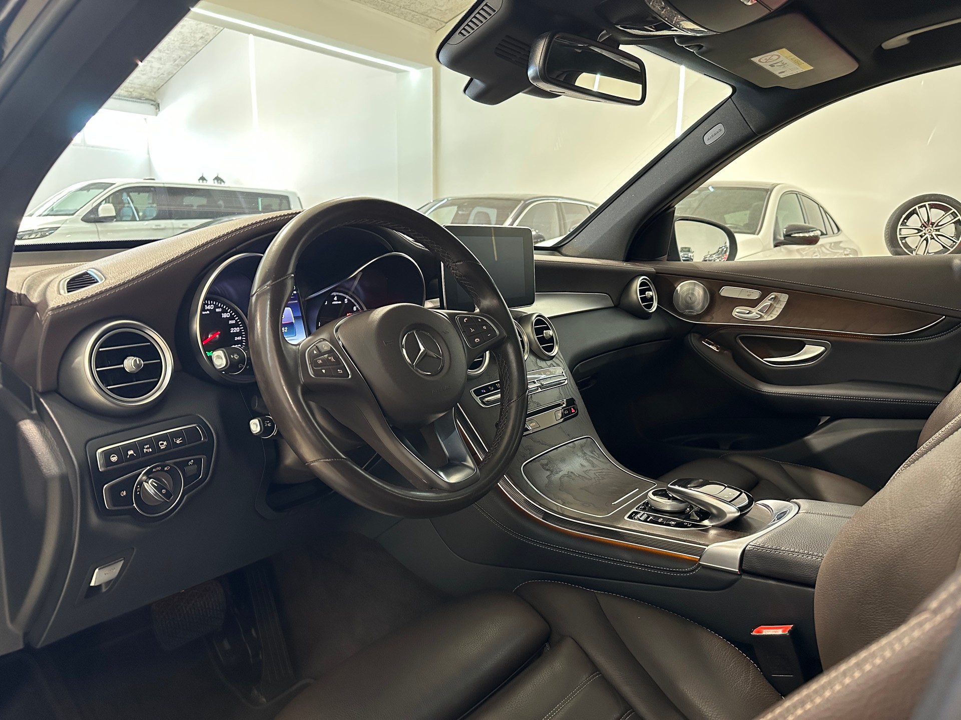 MERCEDES-BENZ GLC 350 e AMG Line 4Matic 7G-Tronic-showroom-element-1