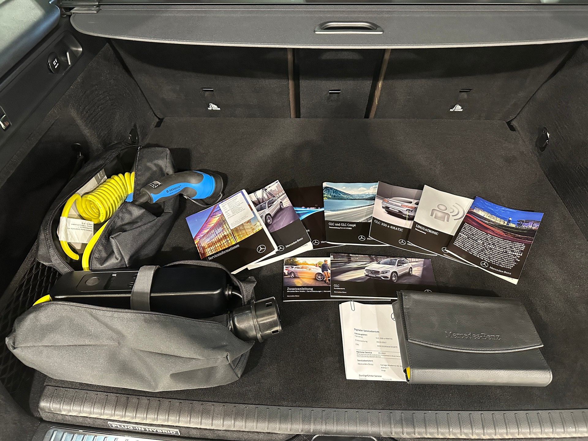 MERCEDES-BENZ GLC 350 e AMG Line 4Matic 7G-Tronic-image-29