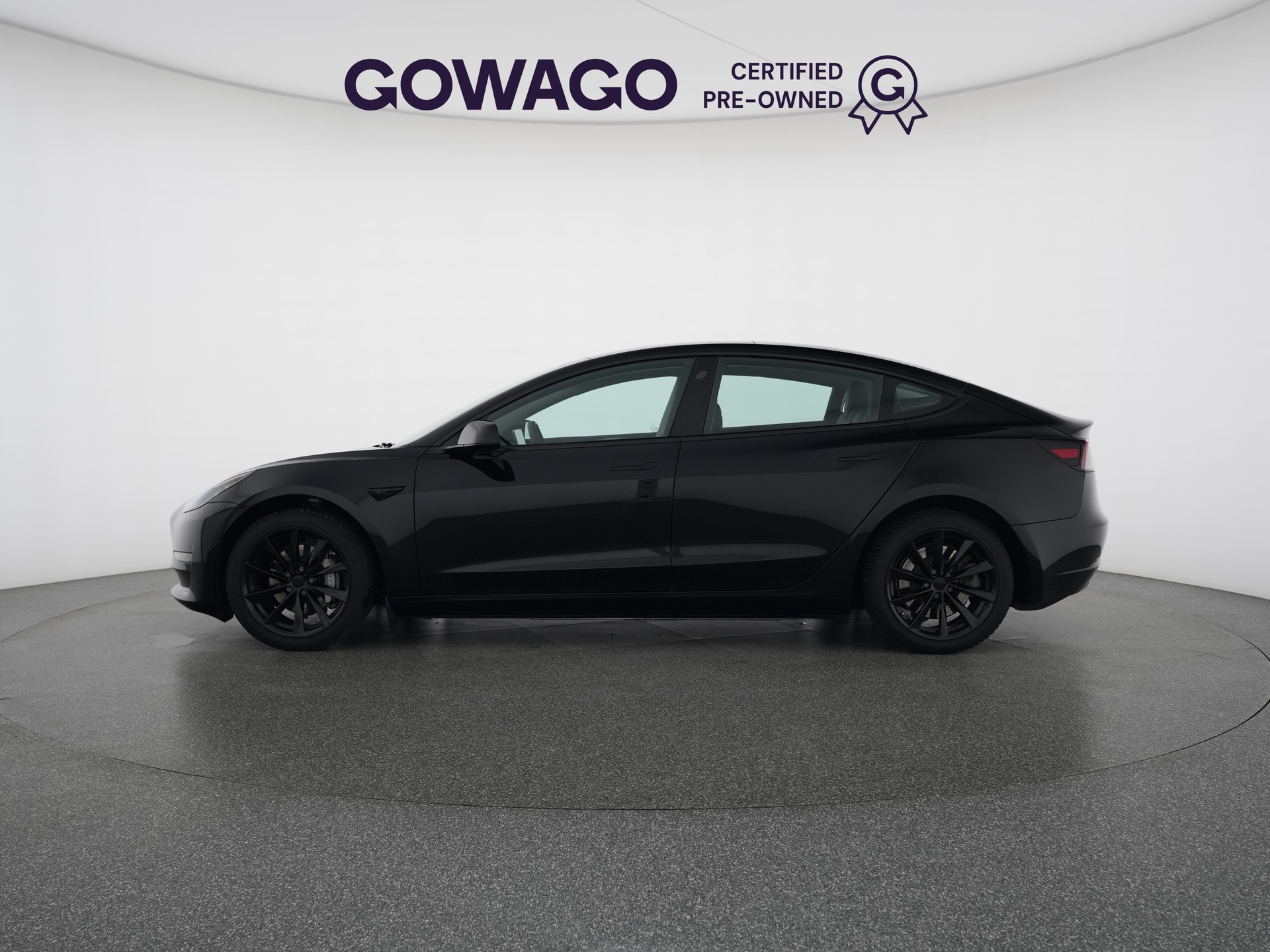 TESLA Model 3 Long Range All-Wheel Drive-showroom-element-1