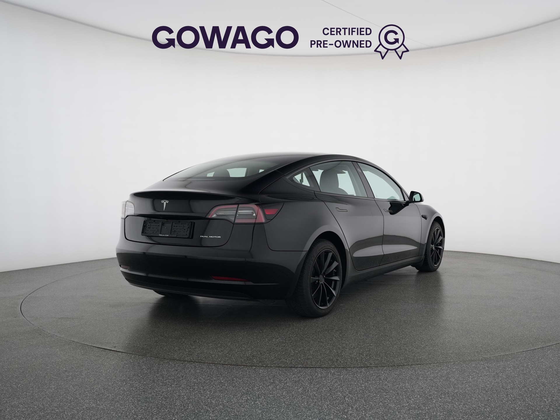 TESLA Model 3 Long Range All-Wheel Drive-showroom-element-3