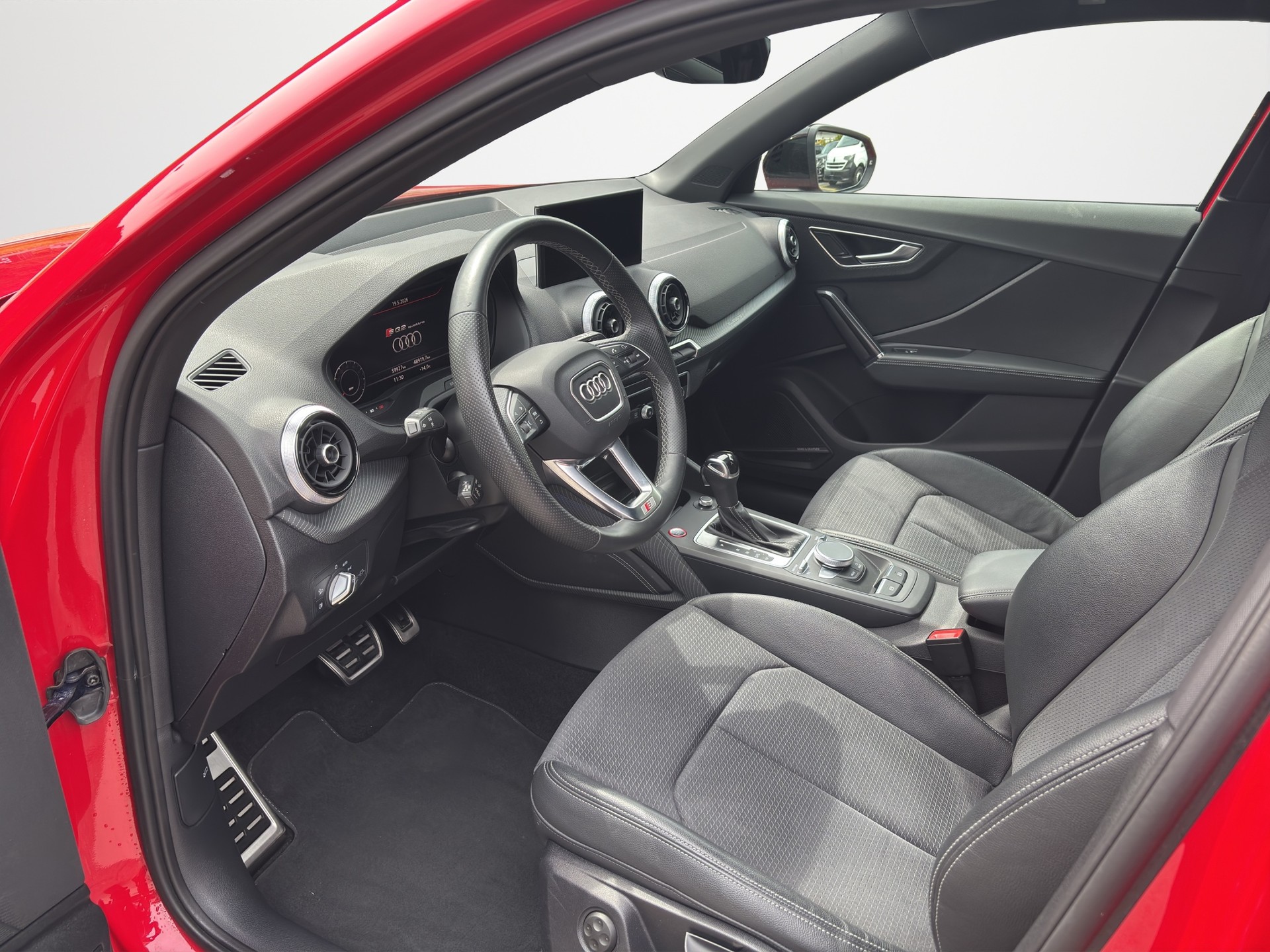 AUDI SQ2 TFSI quattro S-tronic-image-8