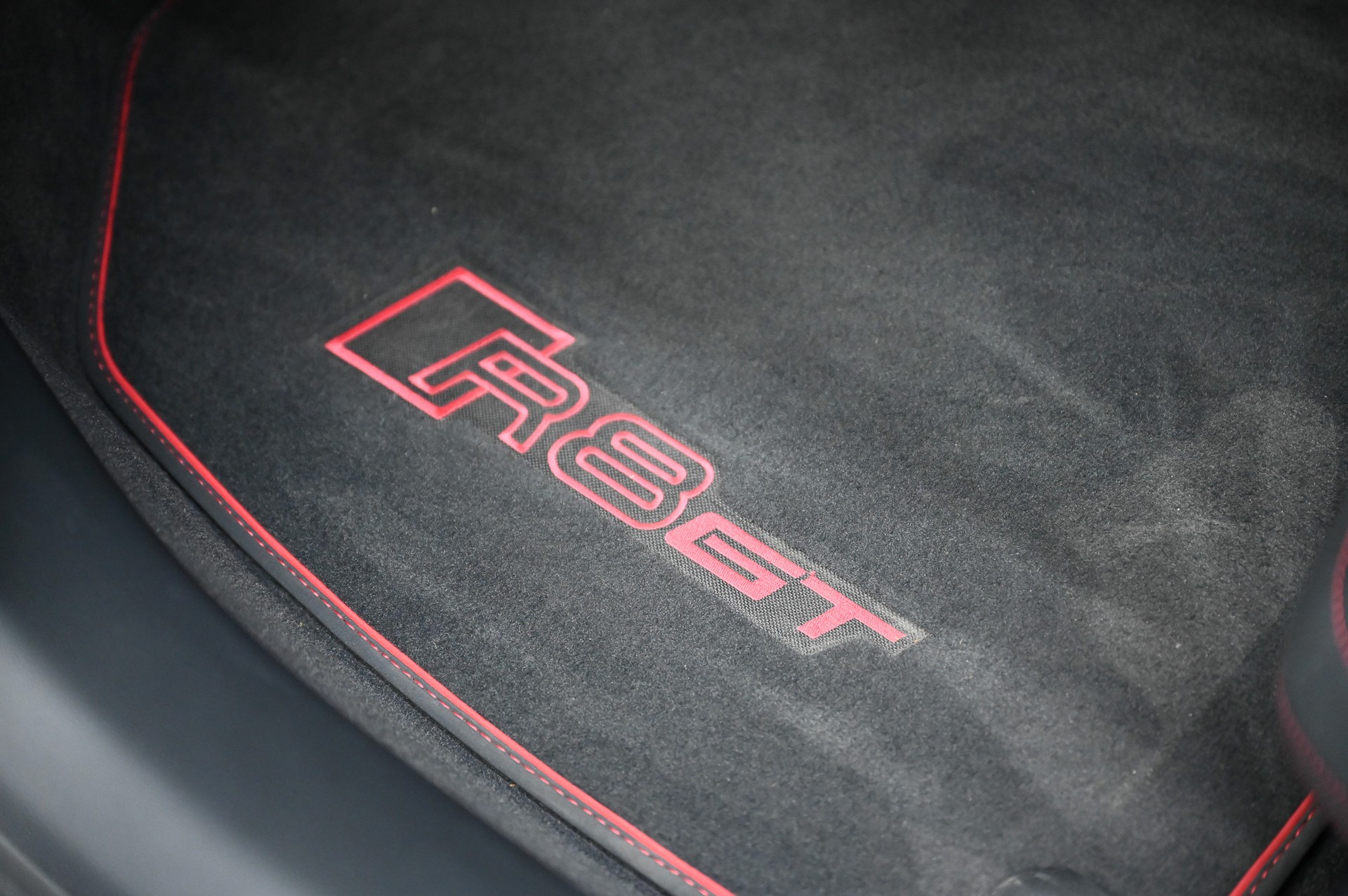 AUDI R8 Coupé GT RWD S-Tronic Limitierte Edition 333-image-39