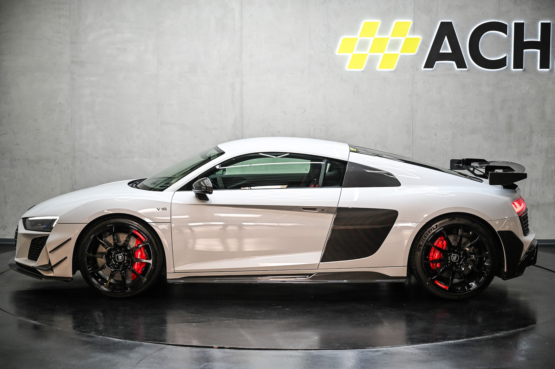 AUDI R8 Coupé GT RWD S-Tronic Limitierte Edition 333-image-4
