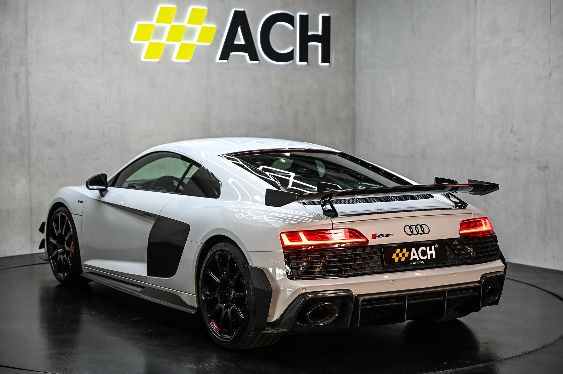 AUDI R8 Coupé GT RWD S-Tronic Limitierte Edition 333-image-6