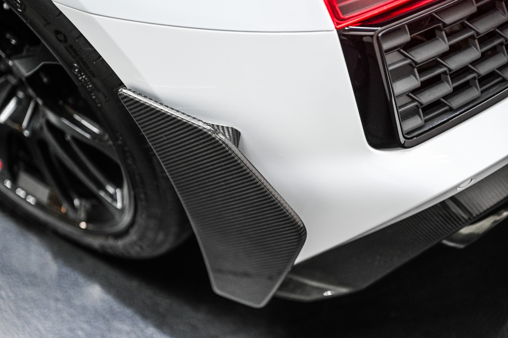 AUDI R8 Coupé GT RWD S-Tronic Limitierte Edition 333-image-22