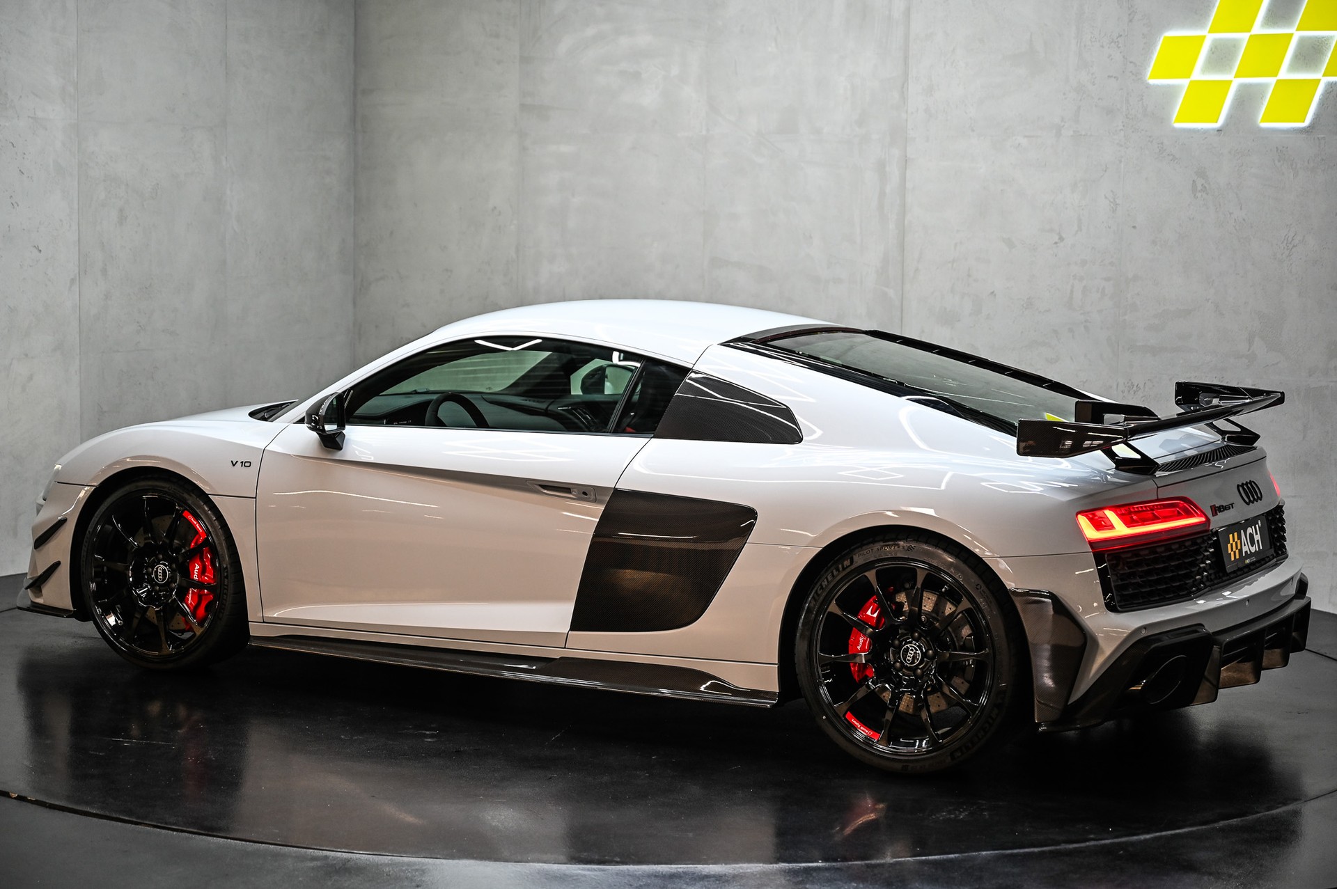 AUDI R8 Coupé GT RWD S-Tronic Limitierte Edition 333-image-5