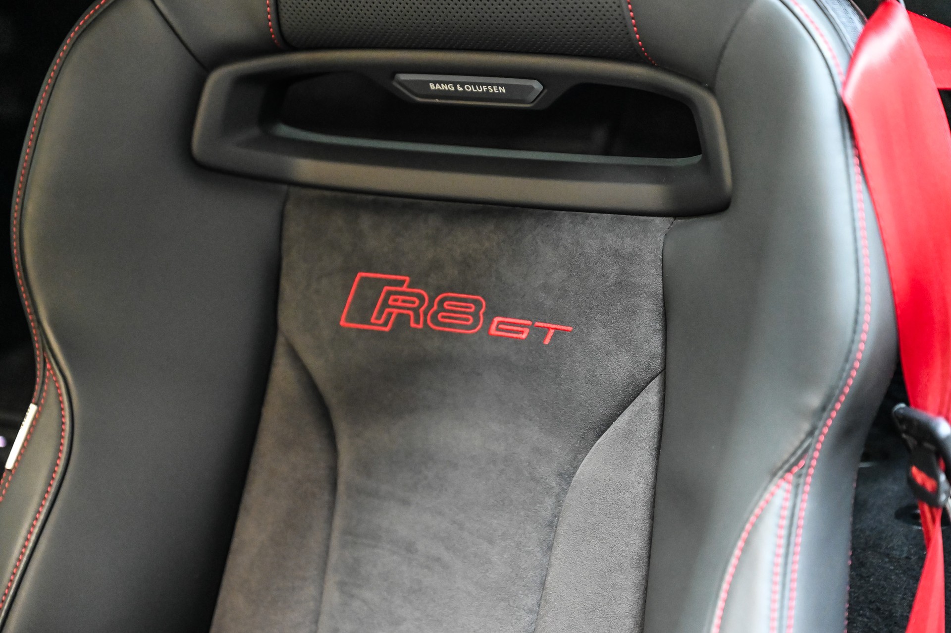AUDI R8 Coupé GT RWD S-Tronic Limitierte Edition 333-image-31