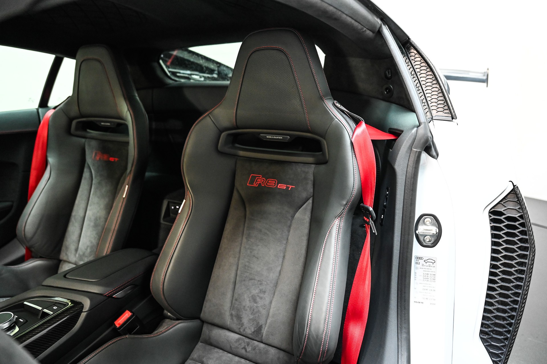 AUDI R8 Coupé GT RWD S-Tronic Limitierte Edition 333-image-30