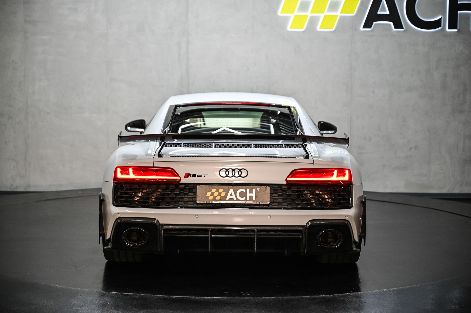 AUDI R8 Coupé GT RWD S-Tronic Limitierte Edition 333-image-7