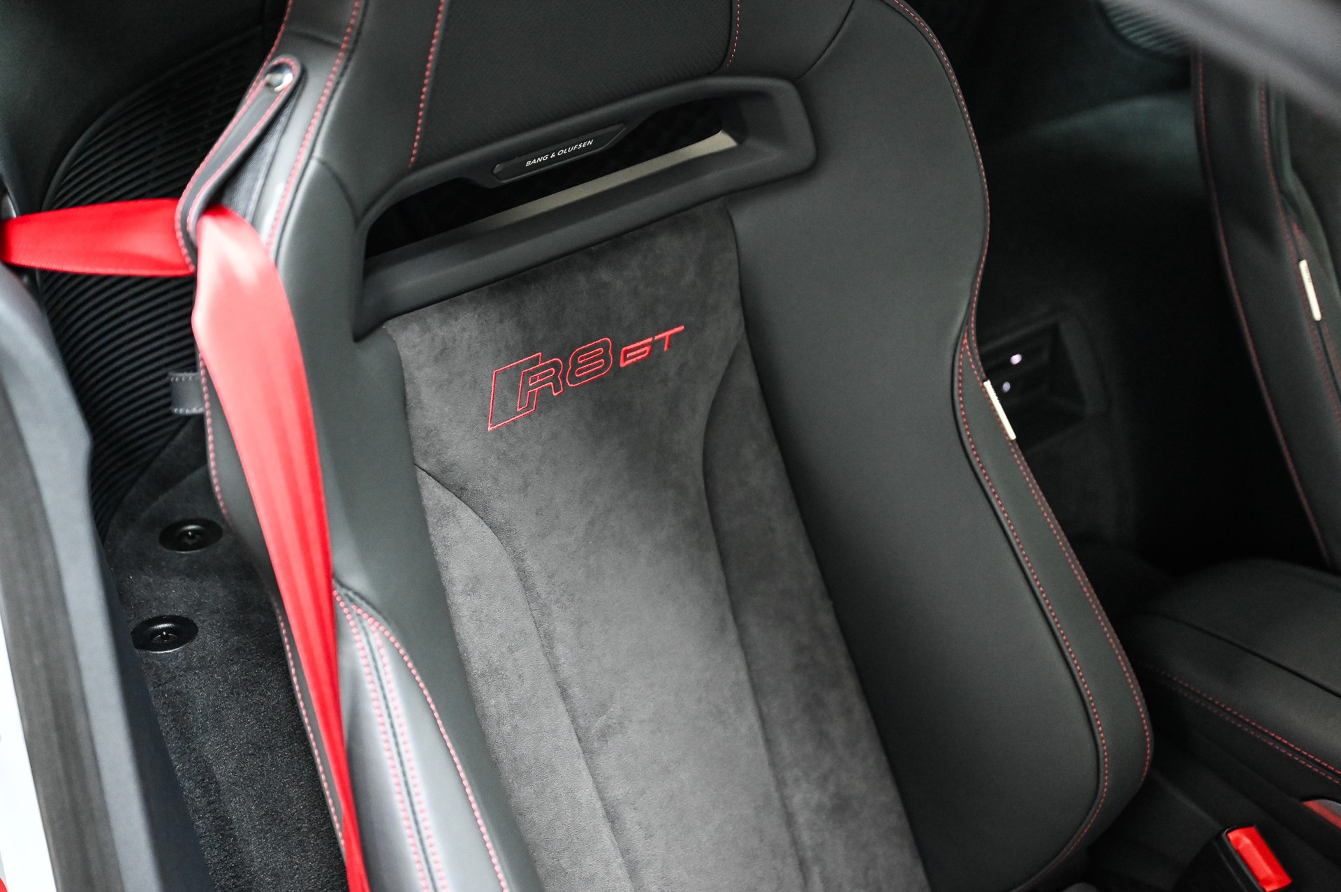 AUDI R8 Coupé GT RWD S-Tronic Limitierte Edition 333-image-33