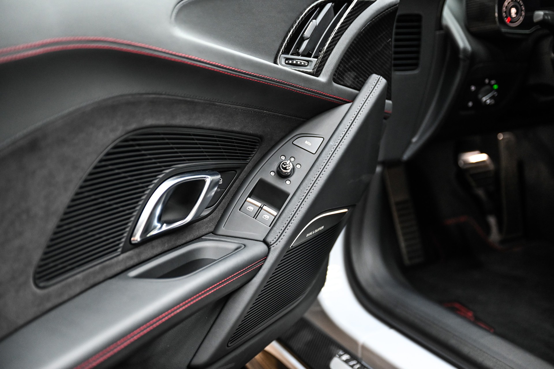 AUDI R8 Coupé GT RWD S-Tronic Limitierte Edition 333-image-37