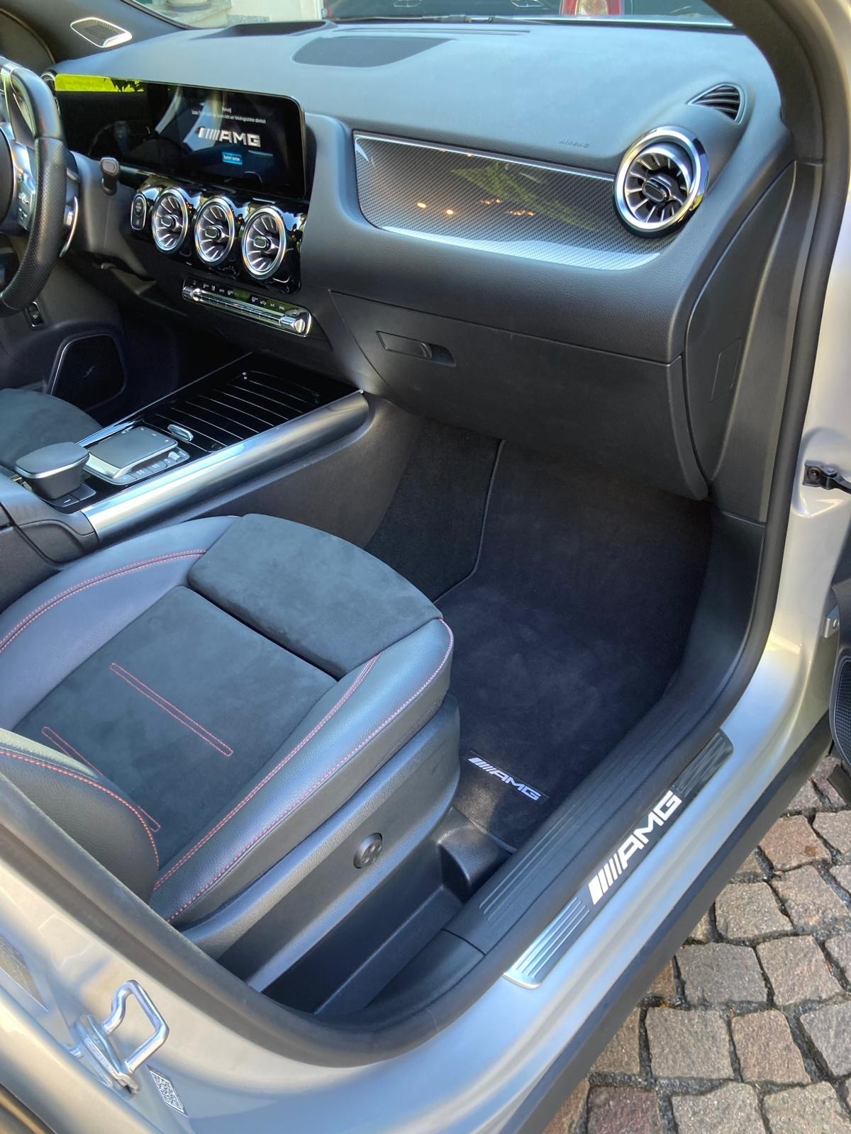 MERCEDES-BENZ GLA 35 AMG 4Matic 8G-Speedshift DCT-image-30