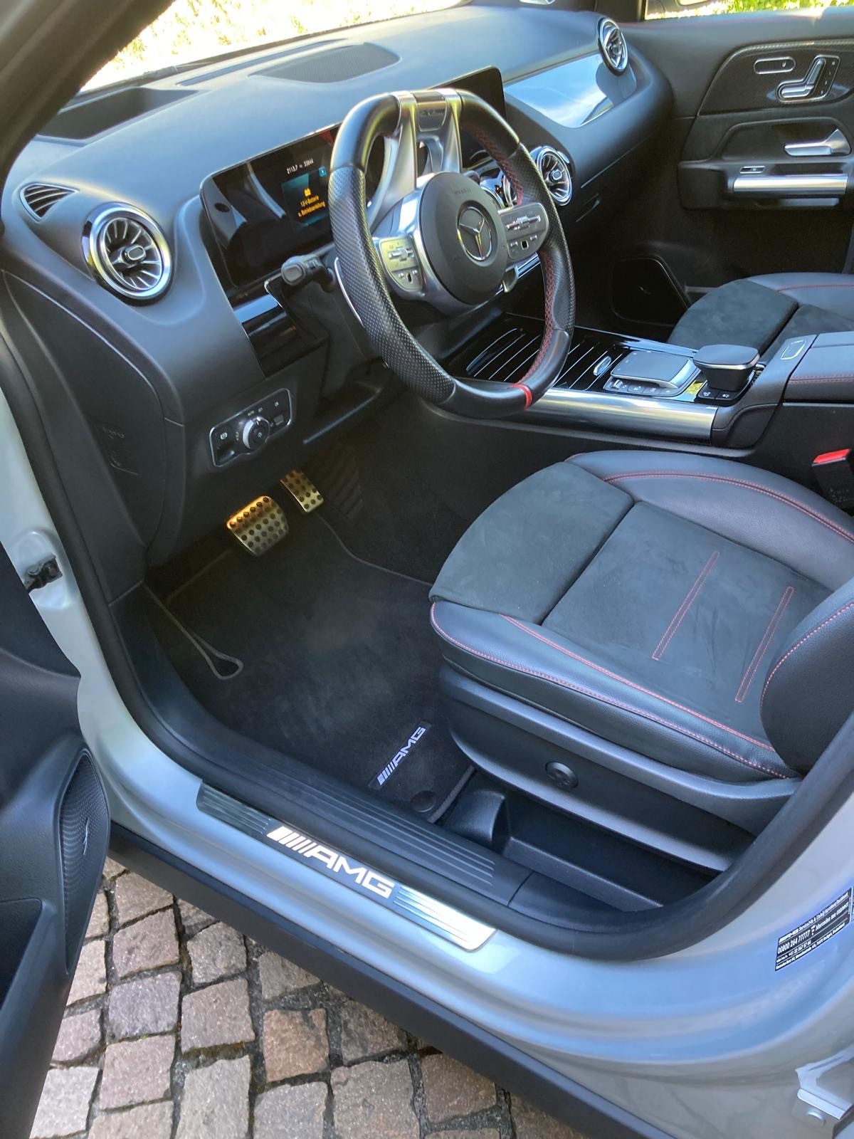 MERCEDES-BENZ GLA 35 AMG 4Matic 8G-Speedshift DCT-image-22