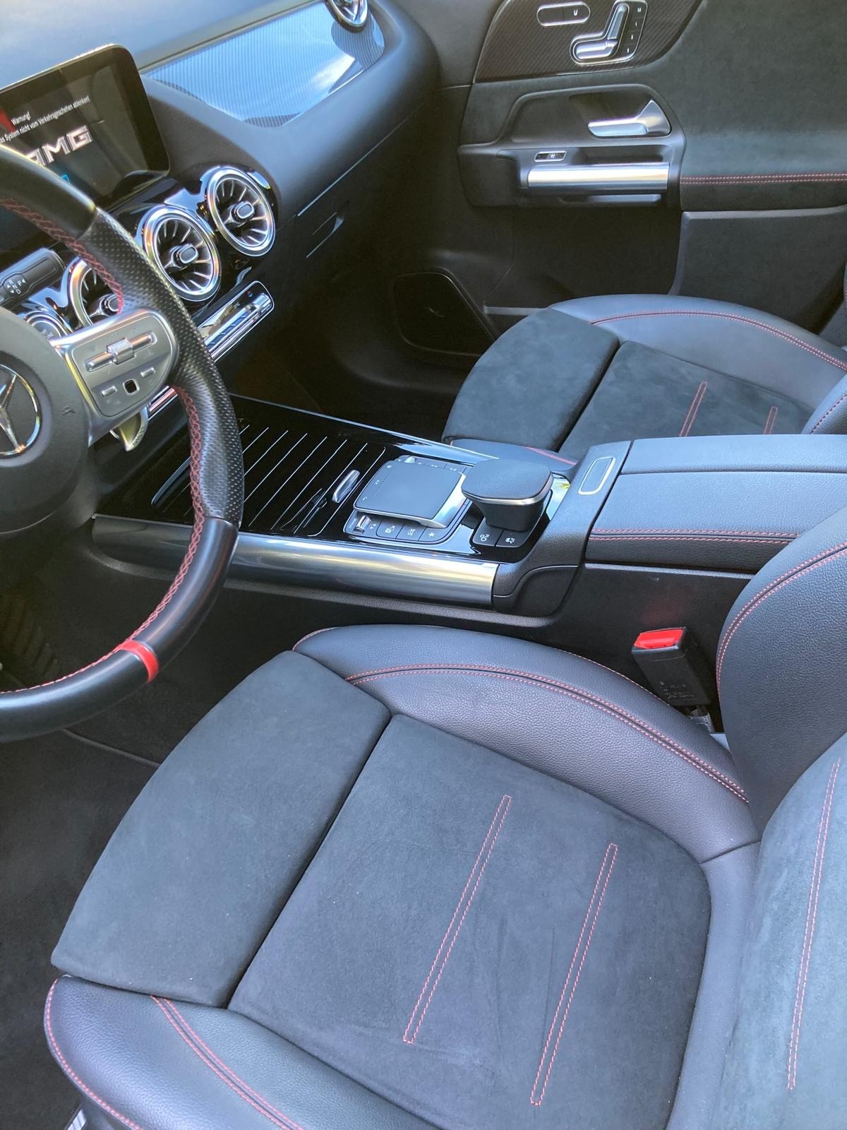 MERCEDES-BENZ GLA 35 AMG 4Matic 8G-Speedshift DCT-image-21
