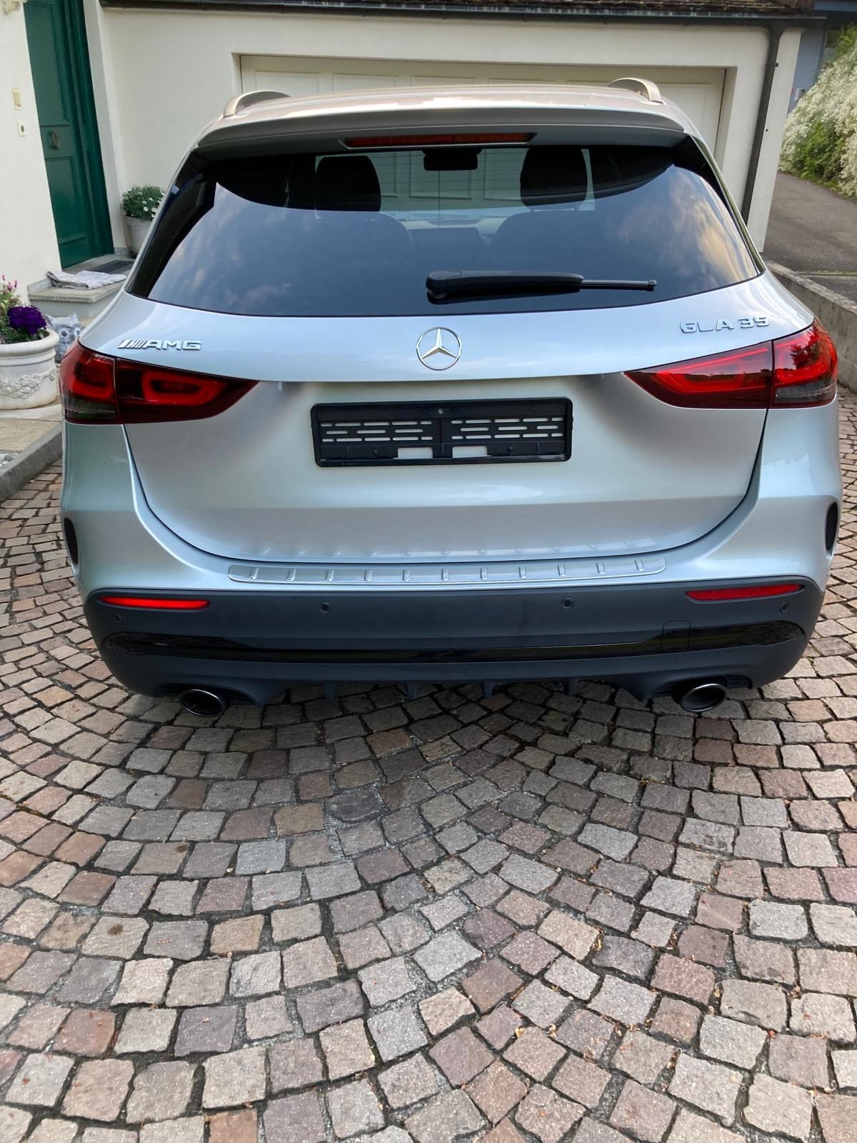 MERCEDES-BENZ GLA 35 AMG 4Matic 8G-Speedshift DCT-image-12