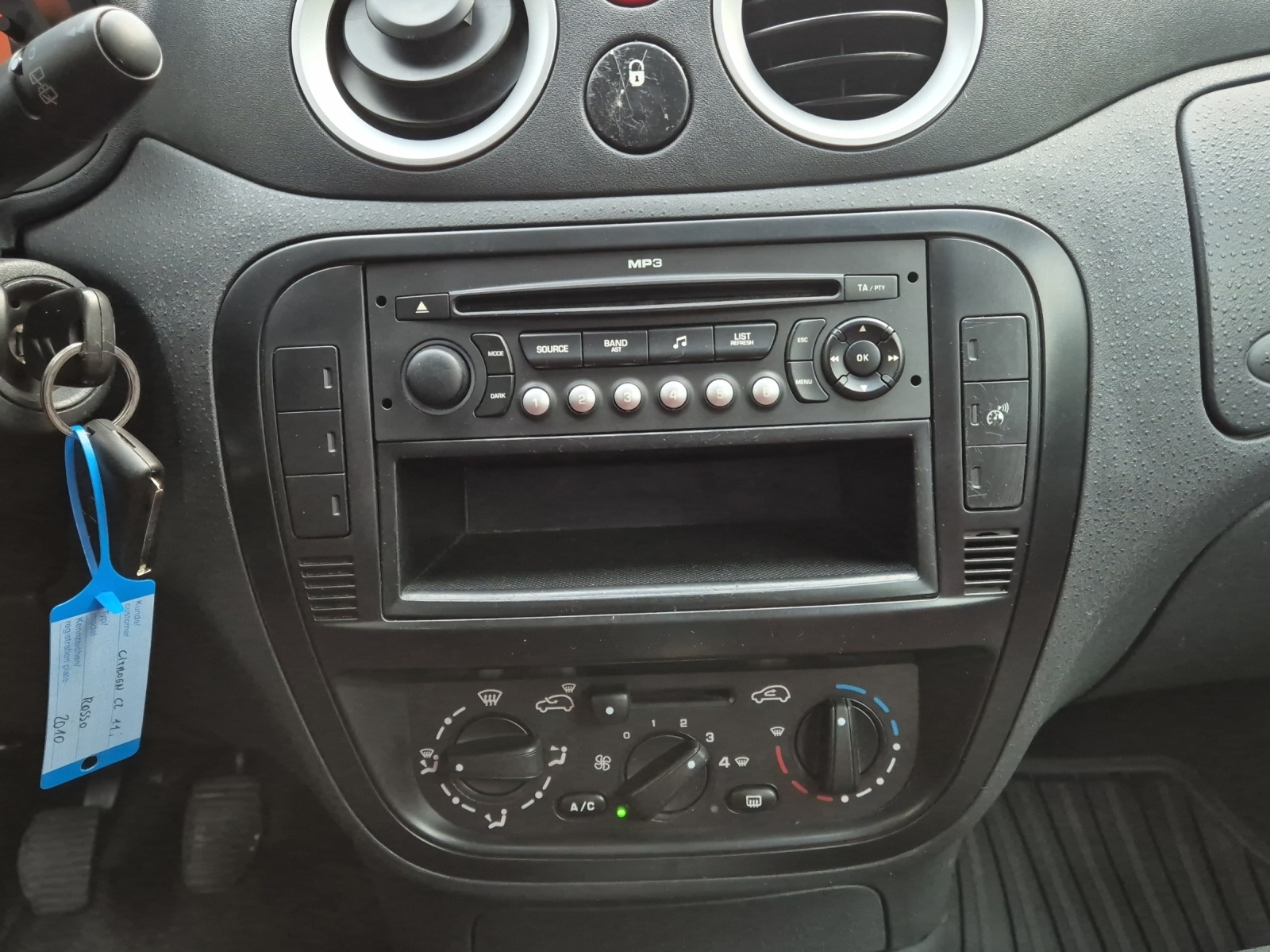 CITROEN C2 1.1i Furio-image-15