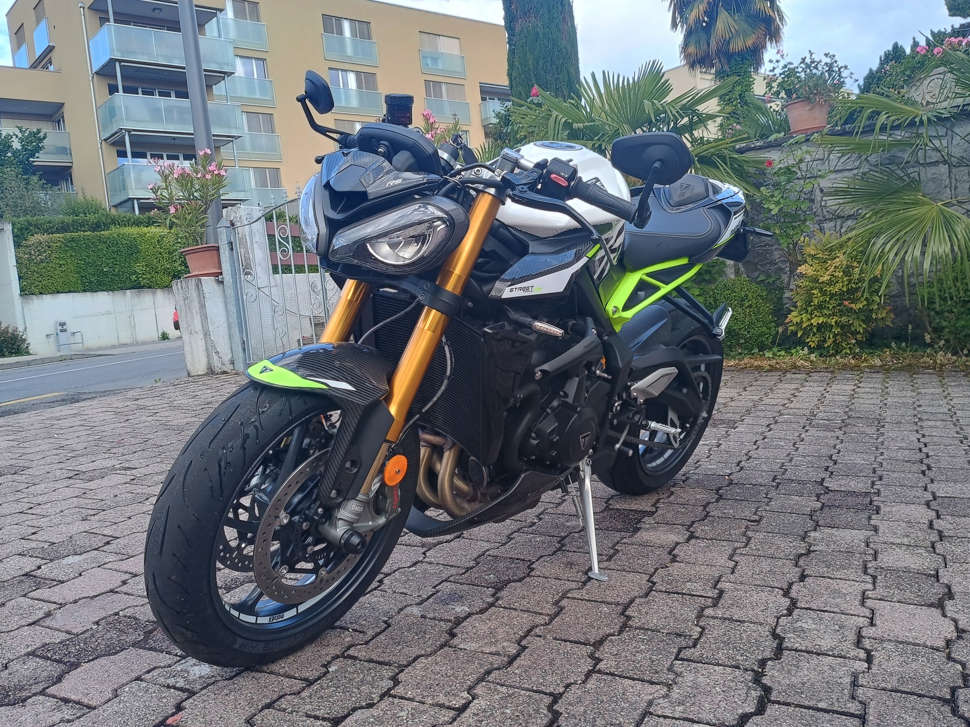 TRIUMPH Street Triple Moto2 edition (#010)-image-0