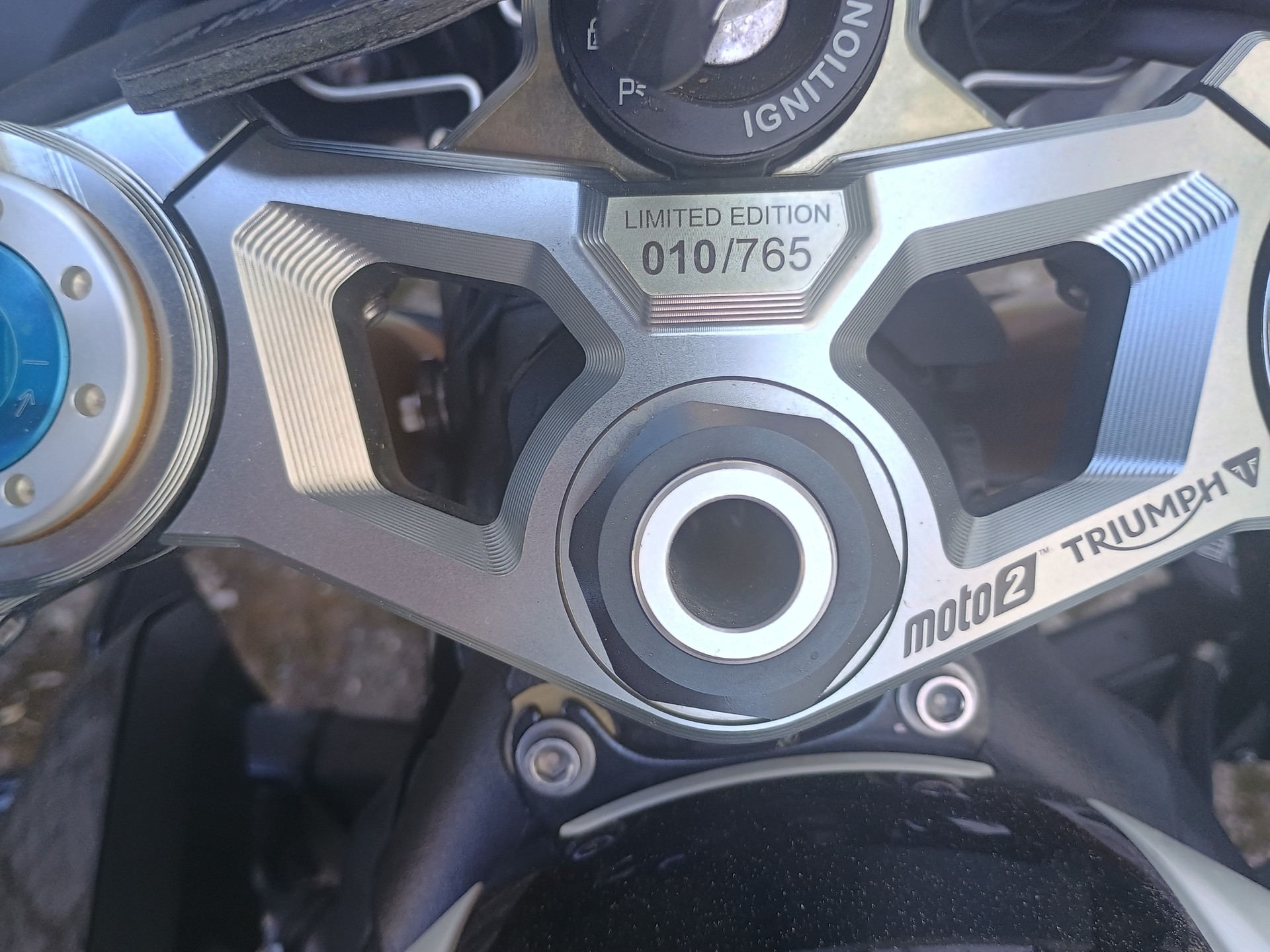 TRIUMPH Street Triple Moto2 edition (#010)-image-1