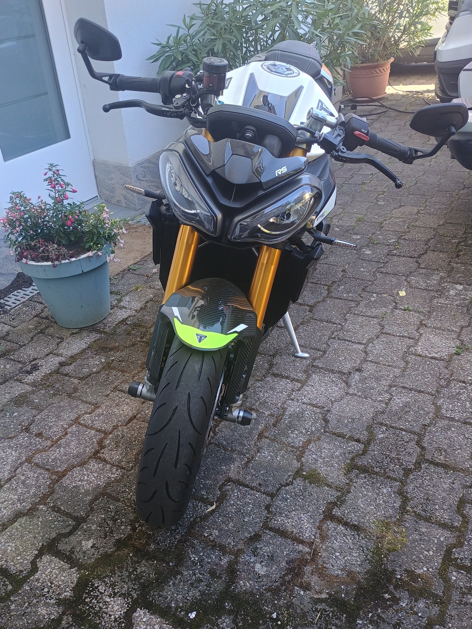 TRIUMPH Street Triple Moto2 edition (#010)-image-14