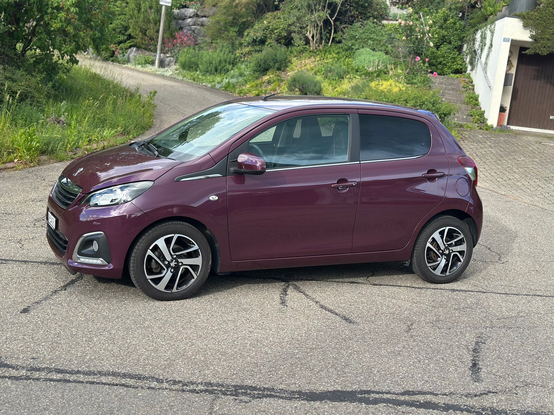 PEUGEOT 108 1.2 VTi Allure-showroom-element-1