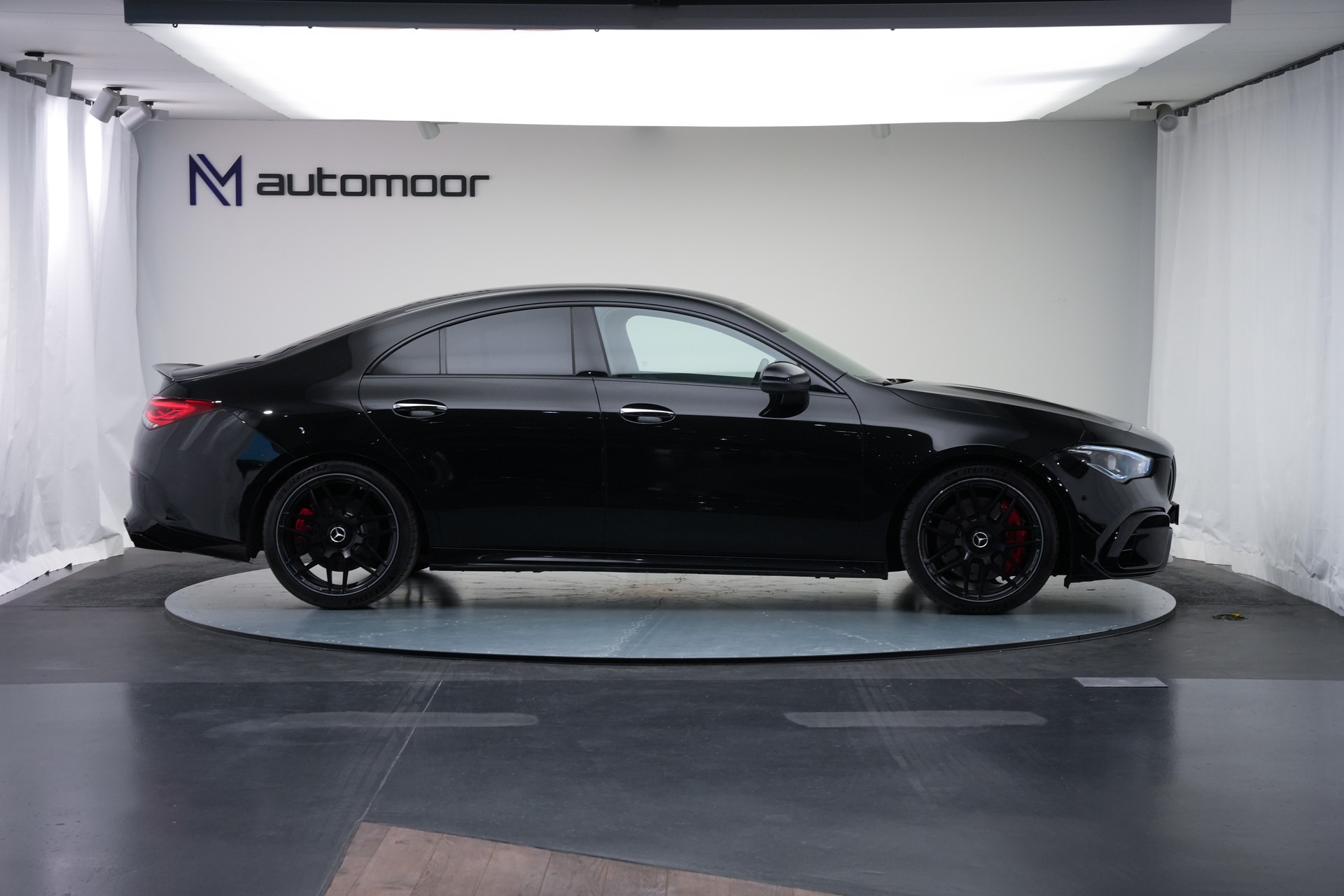 MERCEDES-BENZ CLA 45 S AMG 4Matic+ 8G-DCT *CH-Fahrzeug* *Aero Paket* *Schalensitze*-showroom-element-3