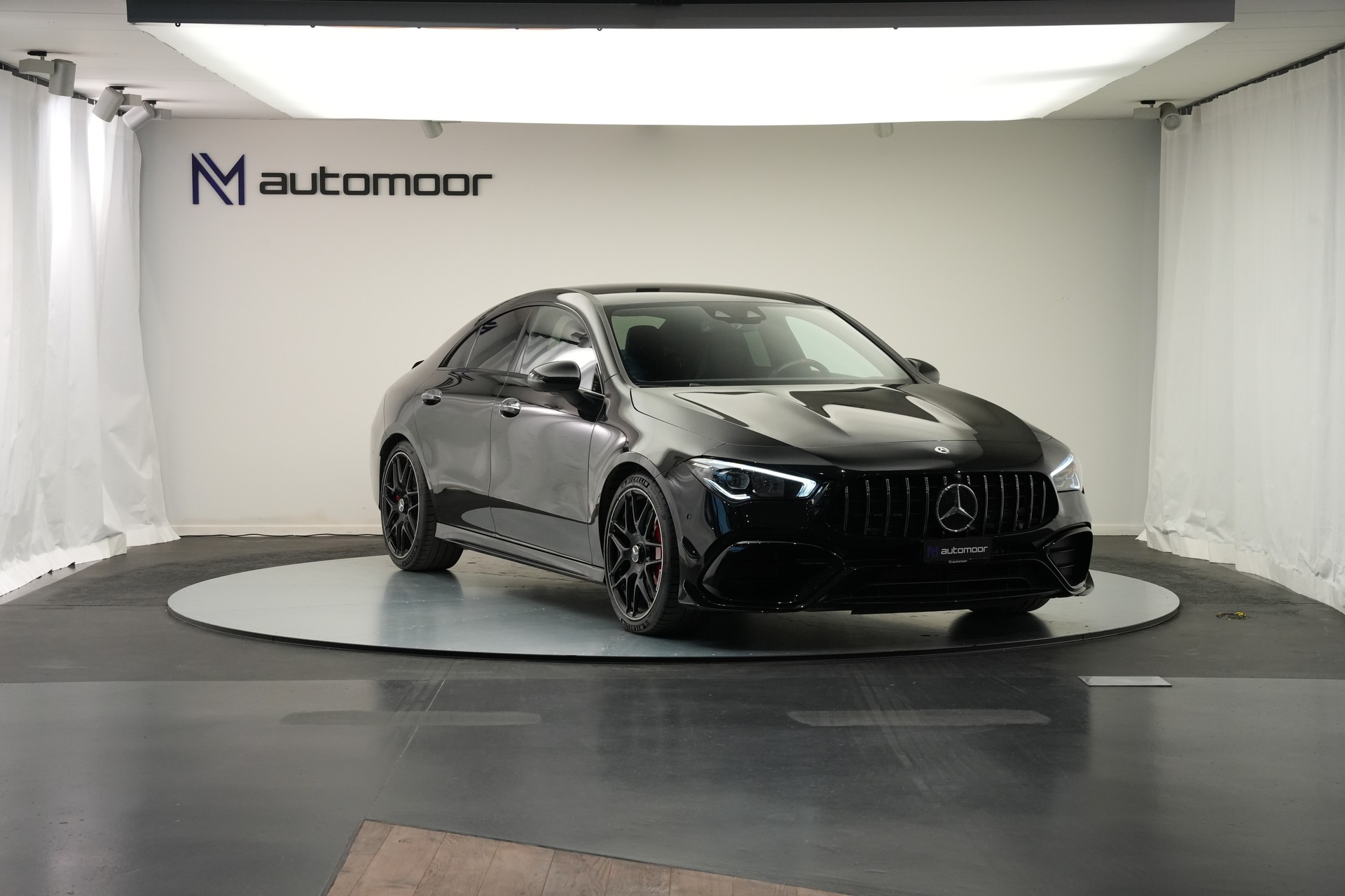 MERCEDES-BENZ CLA 45 S AMG 4Matic+ 8G-DCT *CH-Fahrzeug* *Aero Paket* *Schalensitze*-showroom-element-2