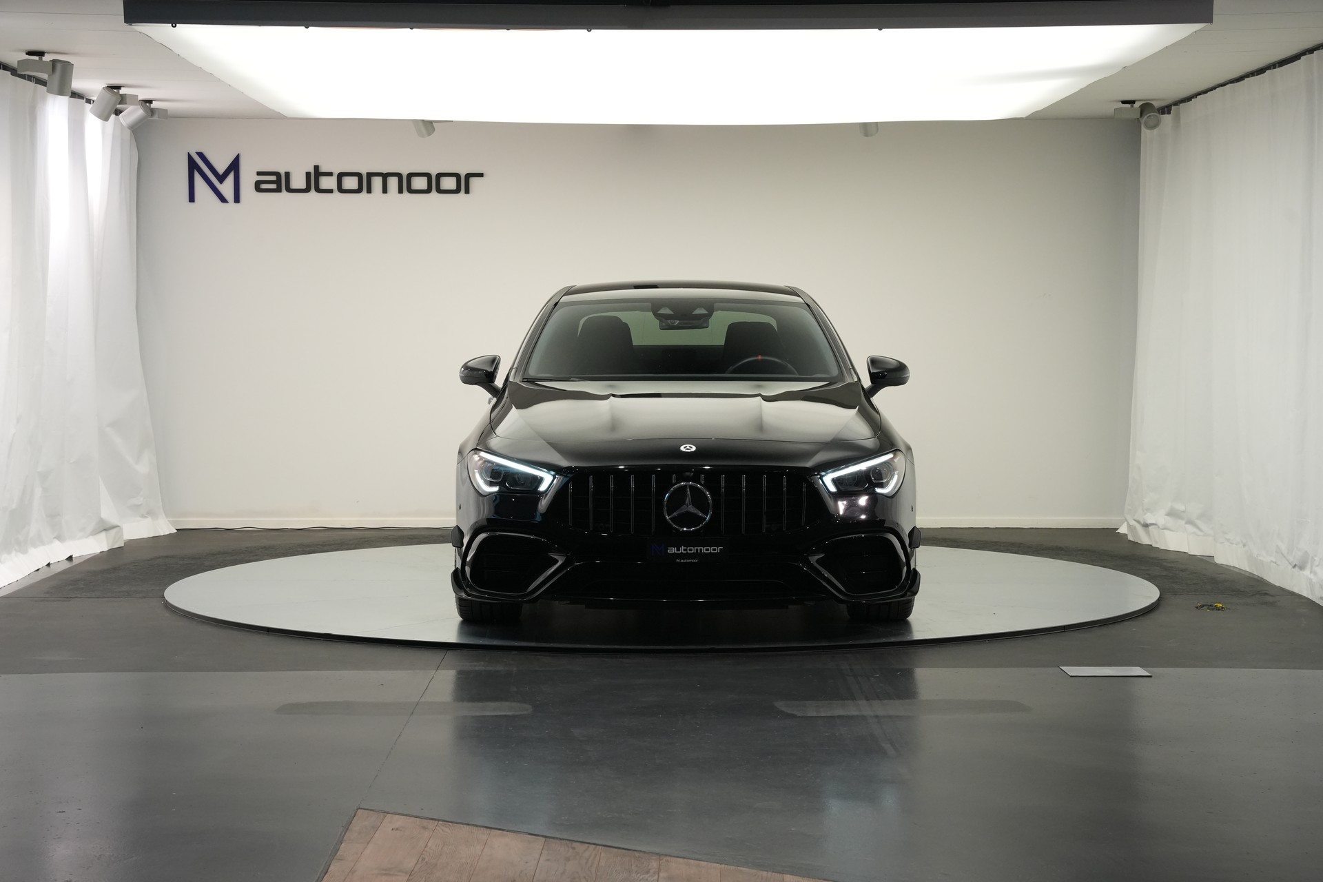 MERCEDES-BENZ CLA 45 S AMG 4Matic+ 8G-DCT *CH-Fahrzeug* *Aero Paket* *Schalensitze*-showroom-element-1